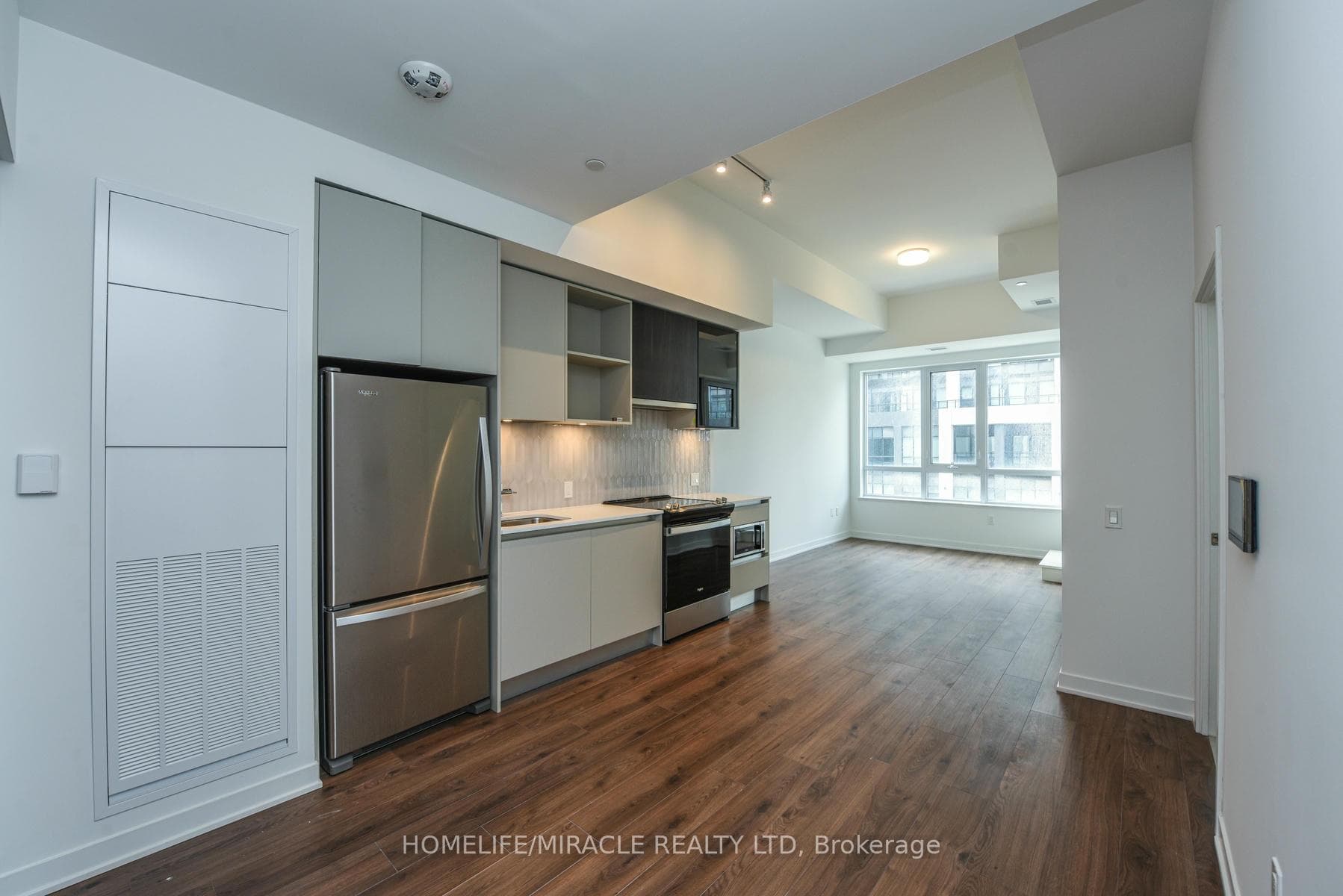 395 Dundas Street Unit 226 photo 14