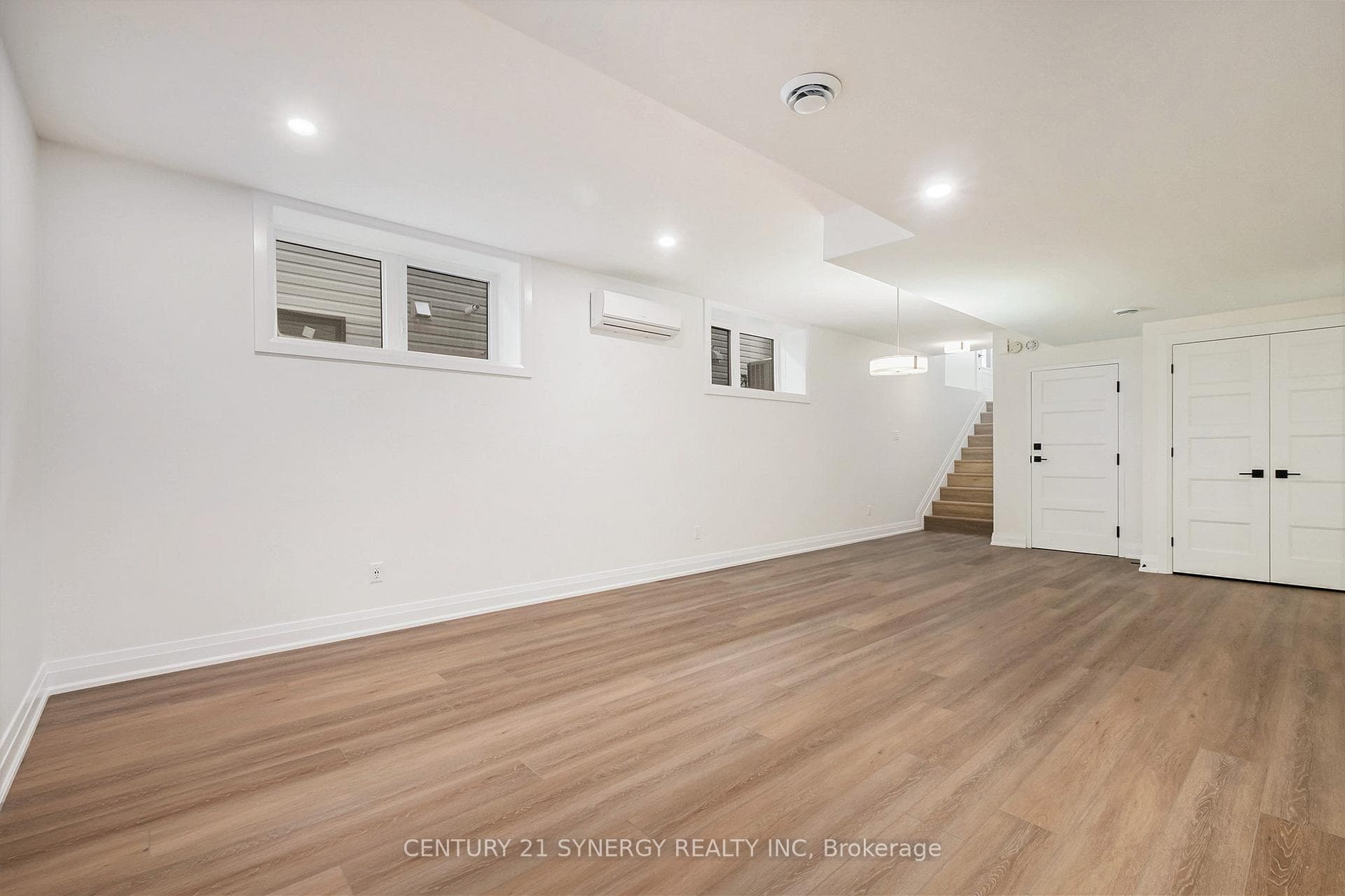 261 Argile Street Unit B photo 5