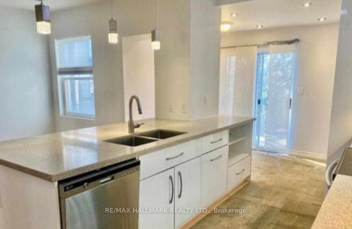 228 Gainsborough Road photo 5