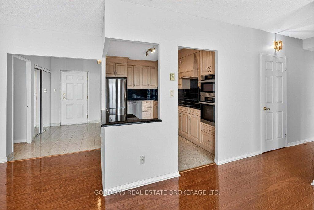 1000 King Street Unit 1005 photo 27