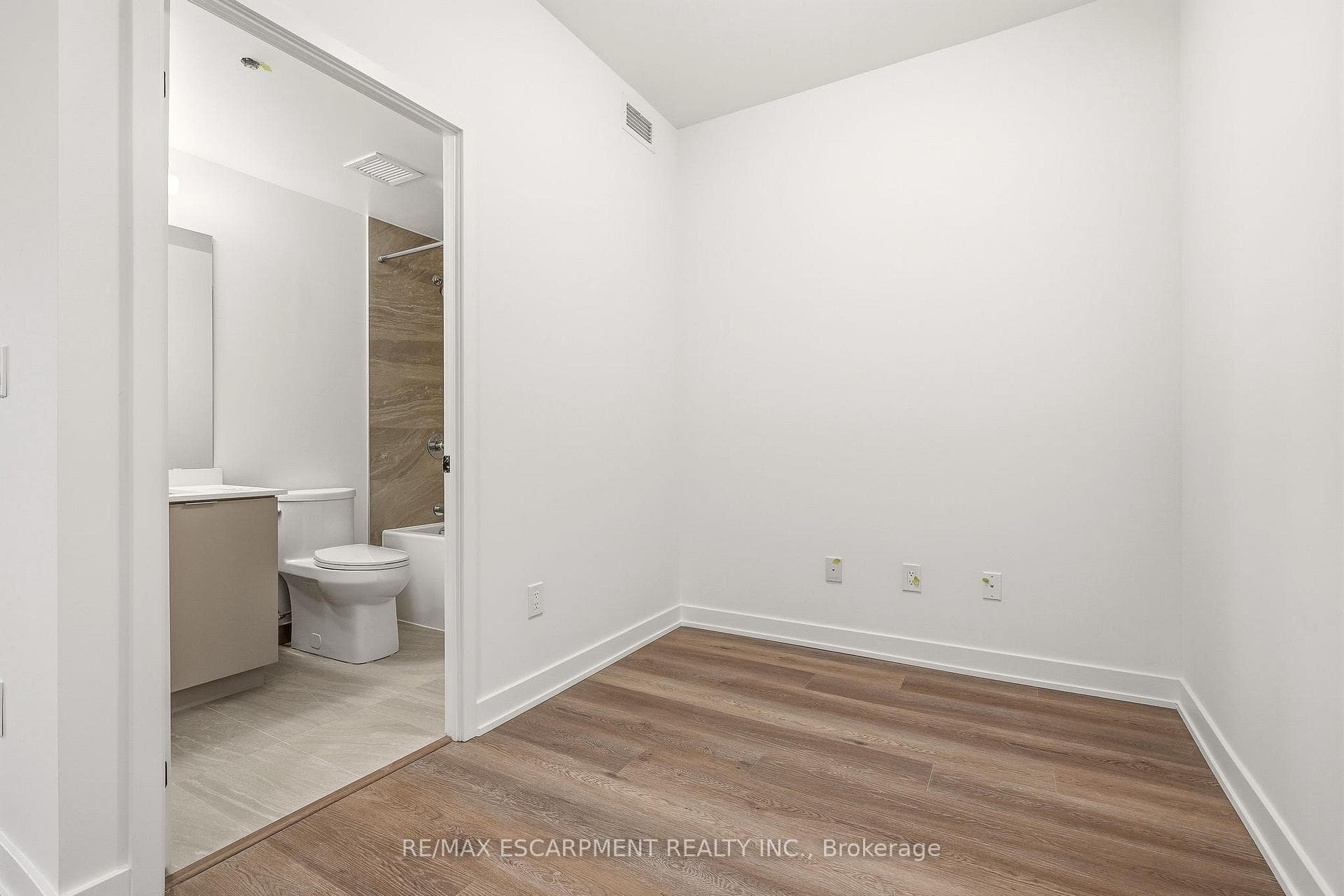 2075 Lakeshore Road Unit 1106 photo 19