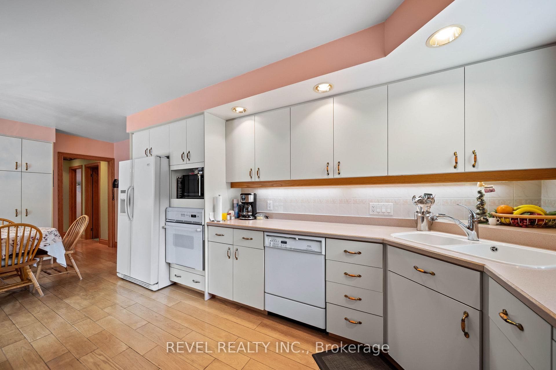 1627 Mardell Street photo 27