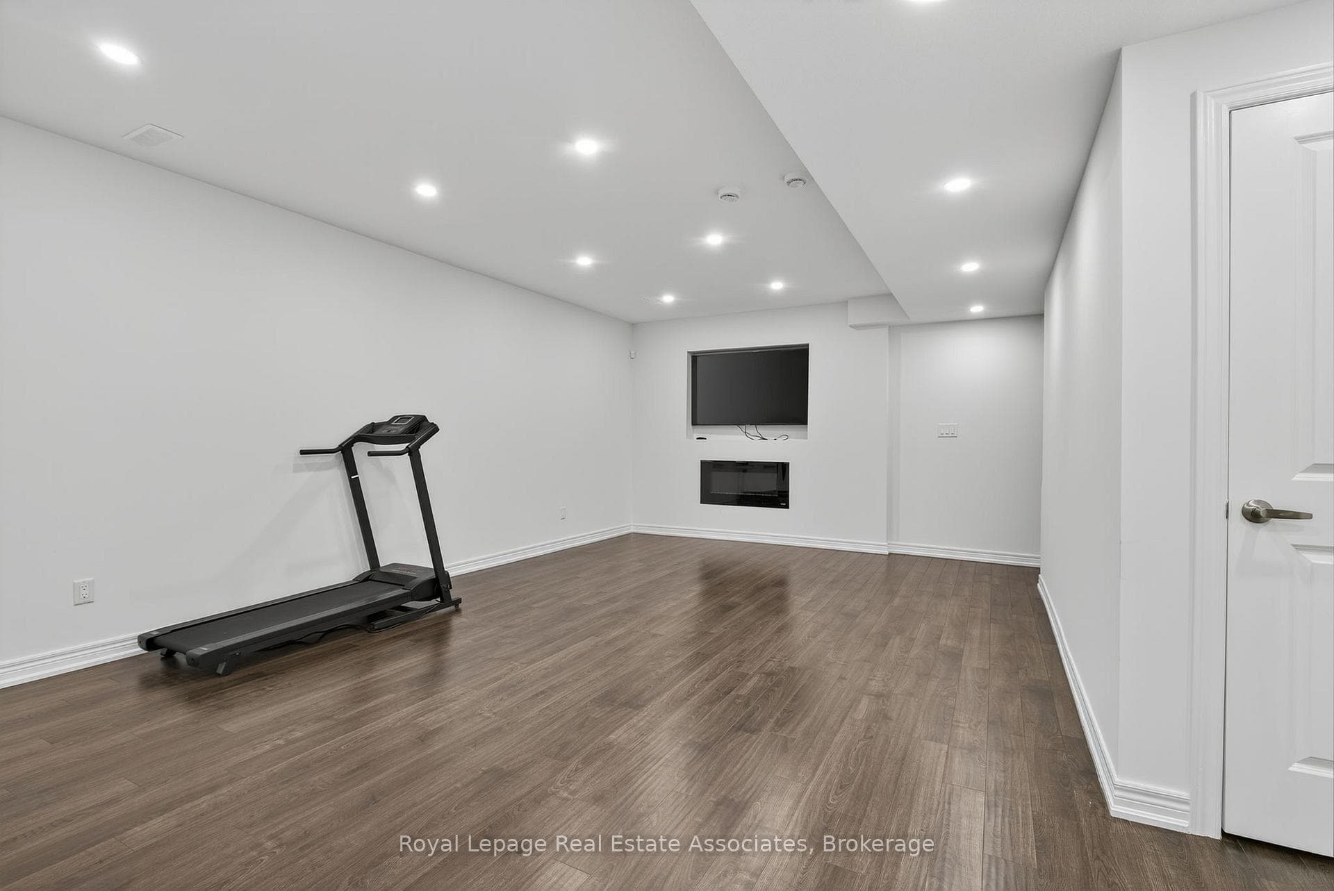113 Sutcliffe Way photo 27