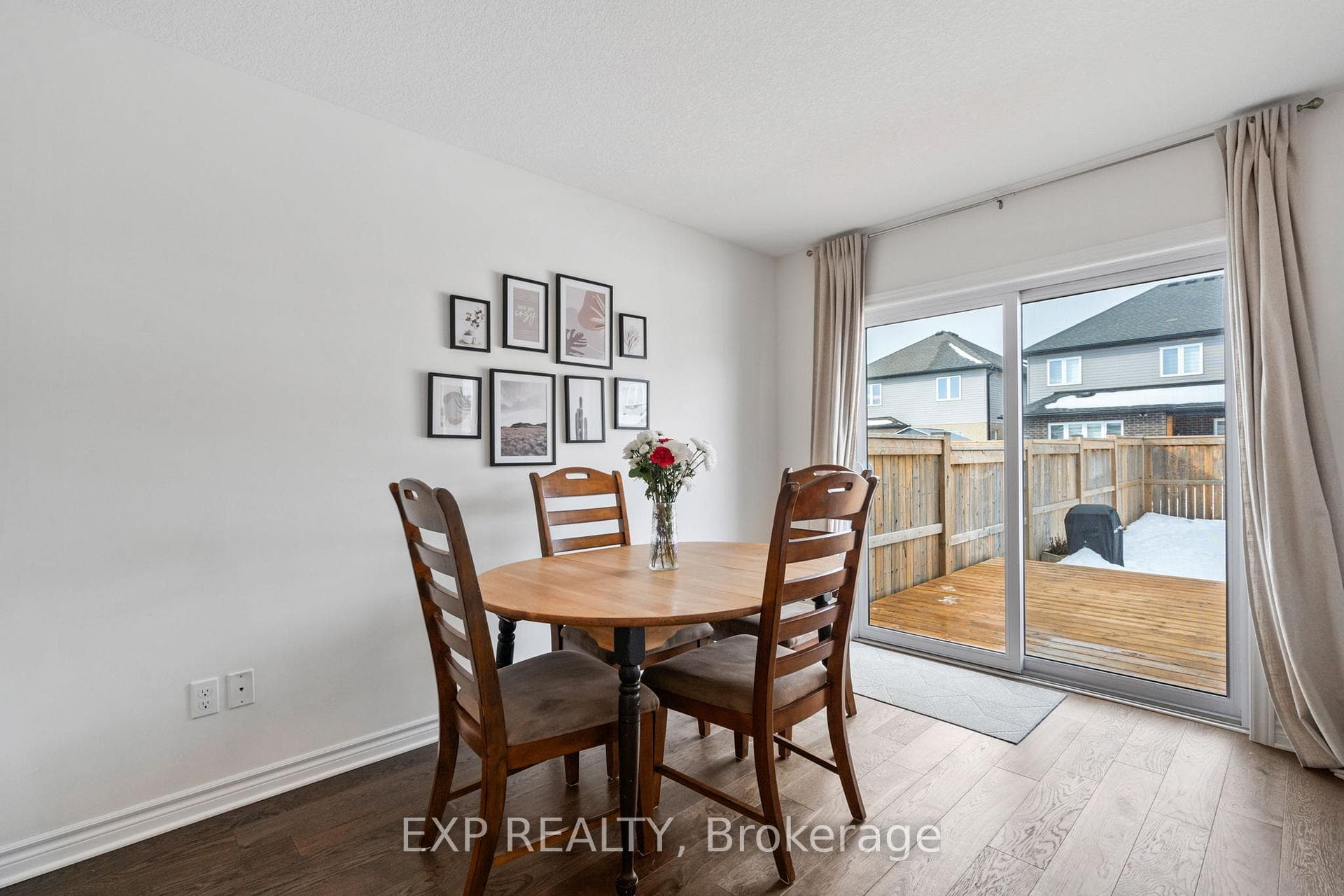 10 Ashberry Place photo 8