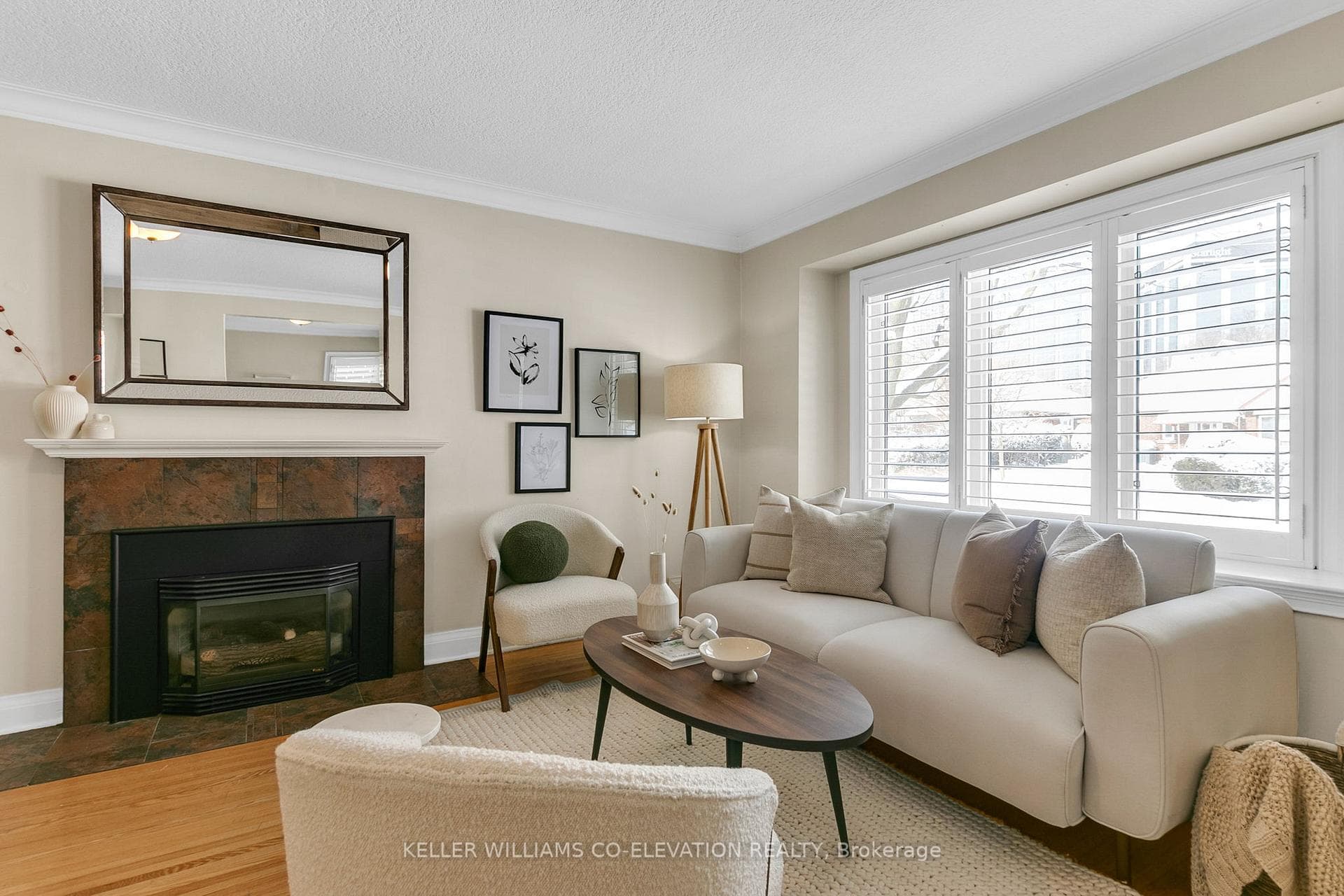 131 Meadowvale Drive photo 3