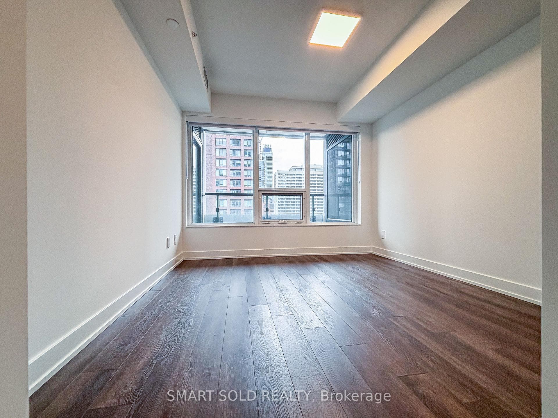 609 Sherbourne Street Unit 1102 photo 9