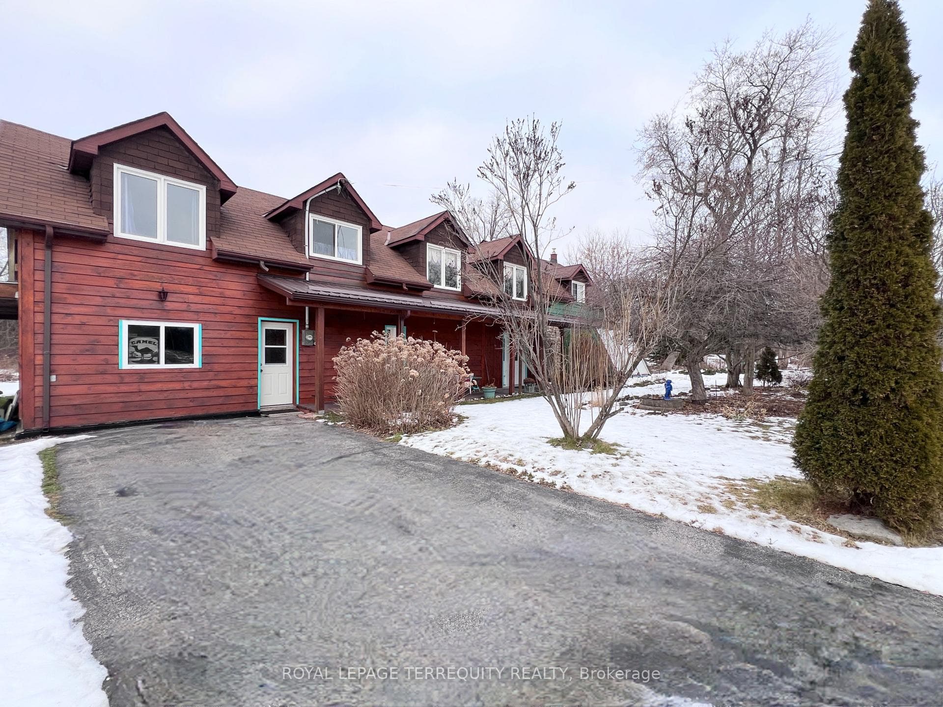 345 Hoskin Road photo 2