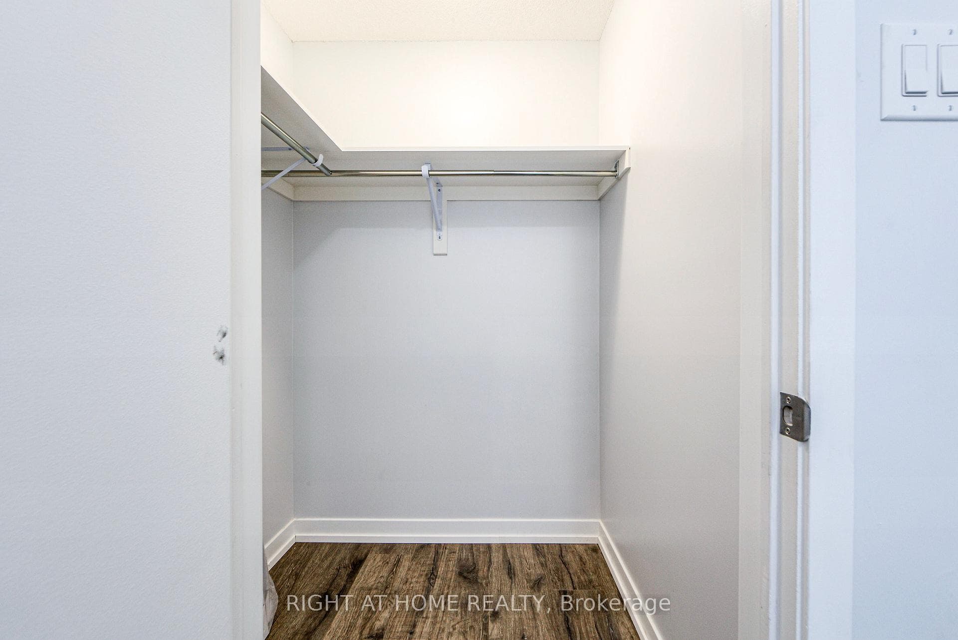 50 Orchid Place Drive Unit 8 photo 12