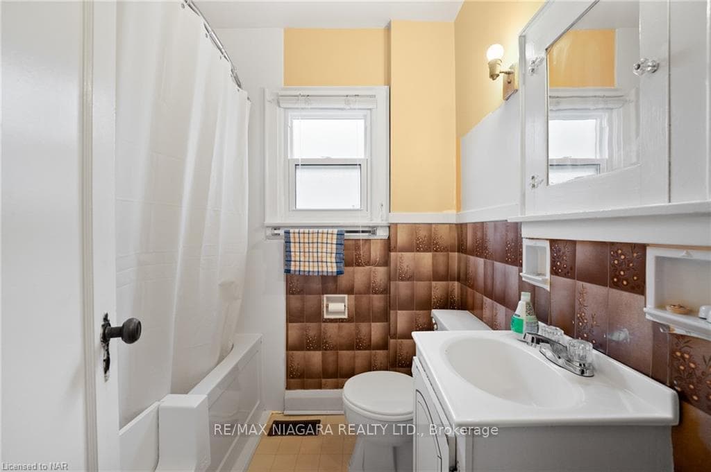 98 ST PATRICK Street photo 16