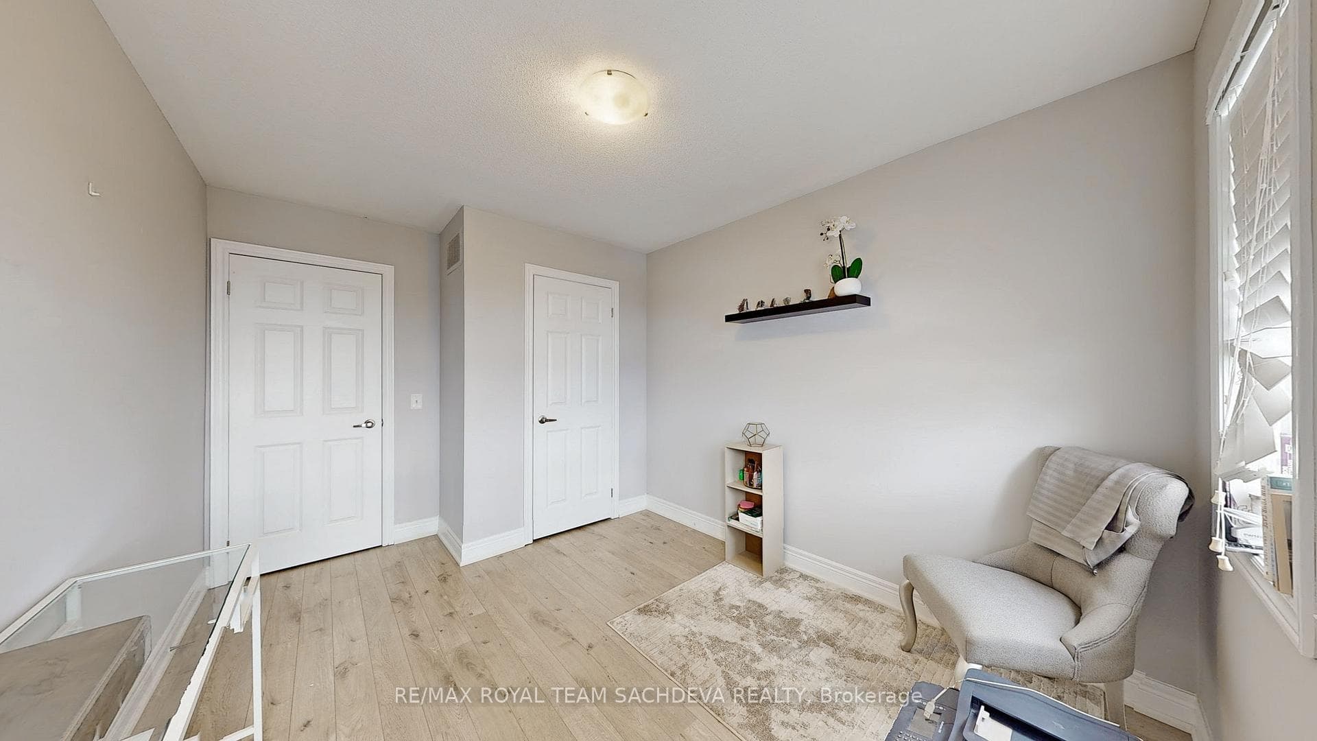 56 Dewell Crescent photo 32
