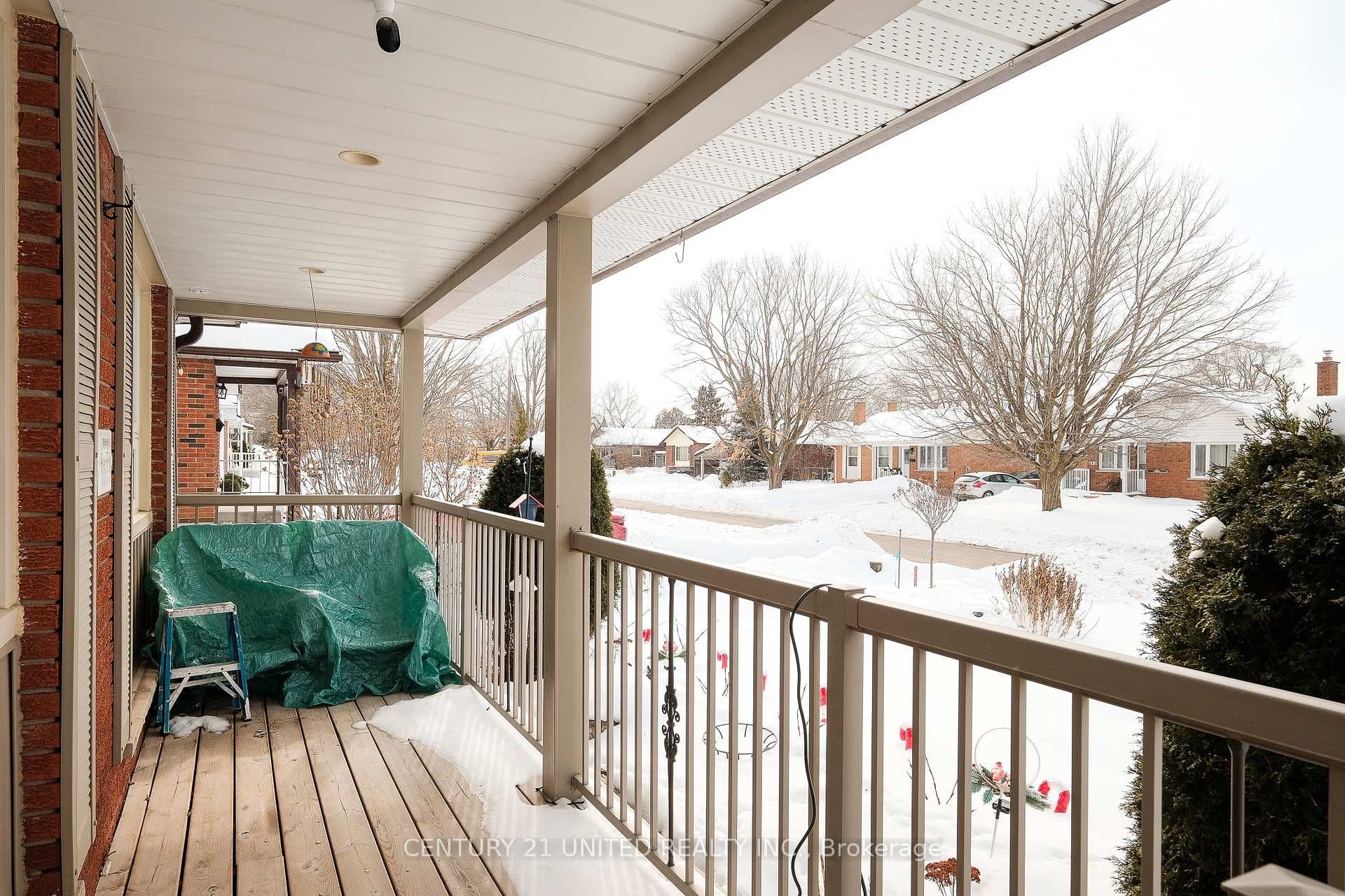 535 Garside Drive photo 32