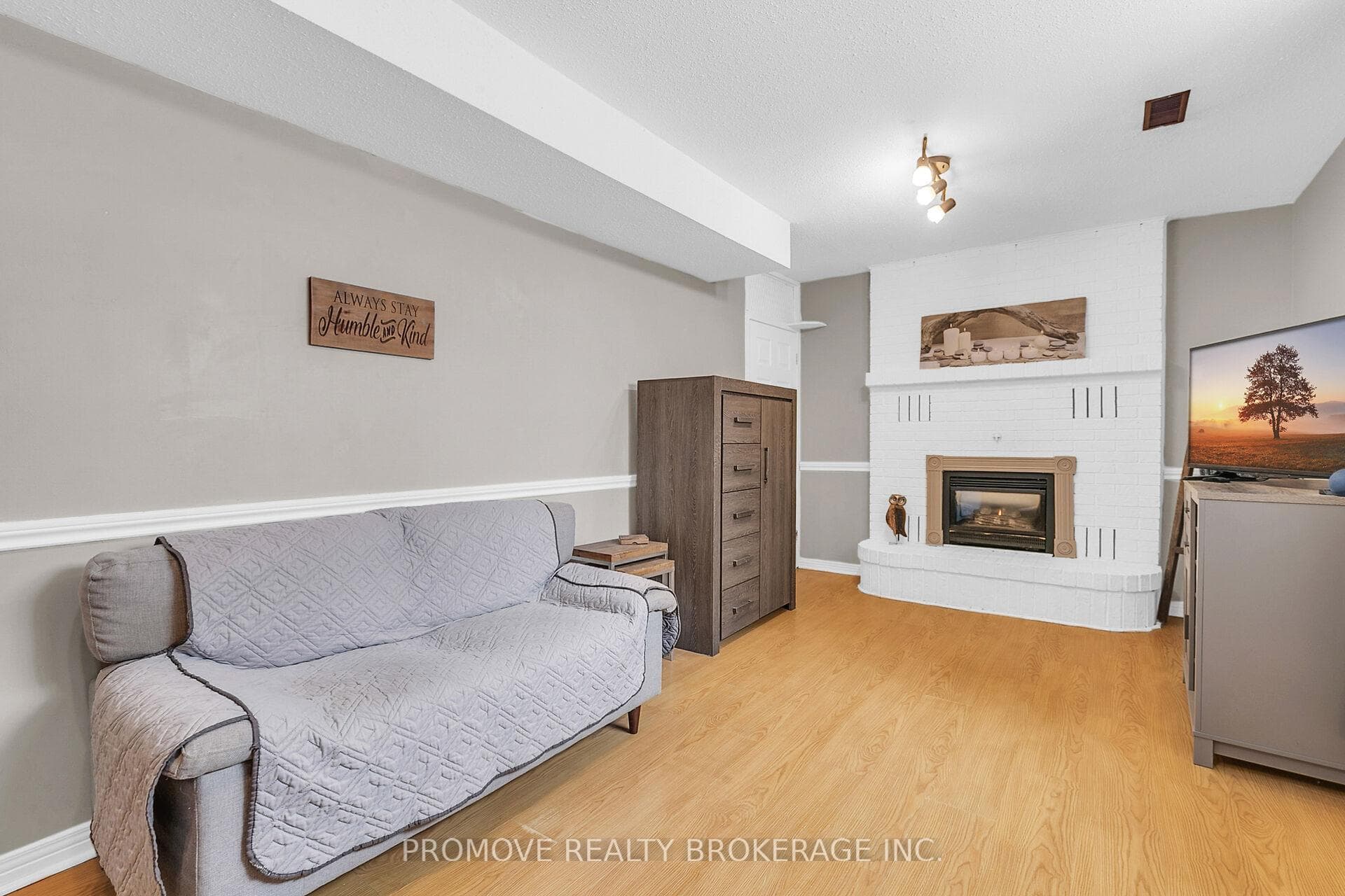 588 Willow Road photo 25