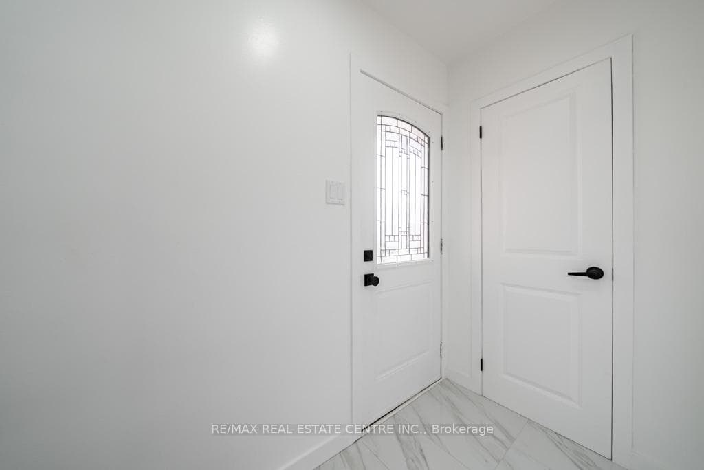126 Haig Street photo 3