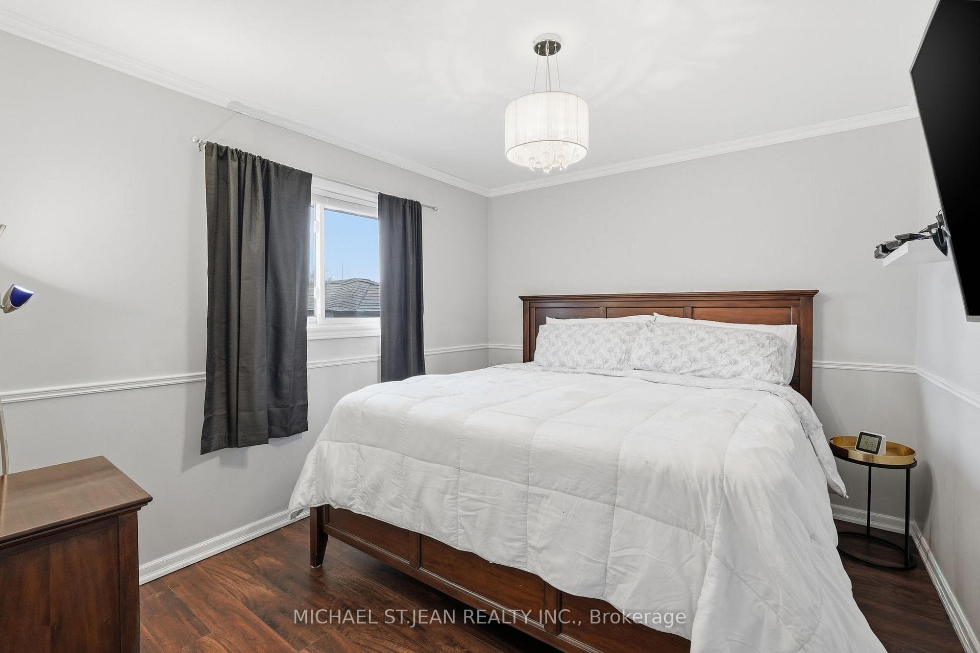 80 LUSCOMBE Street photo 21
