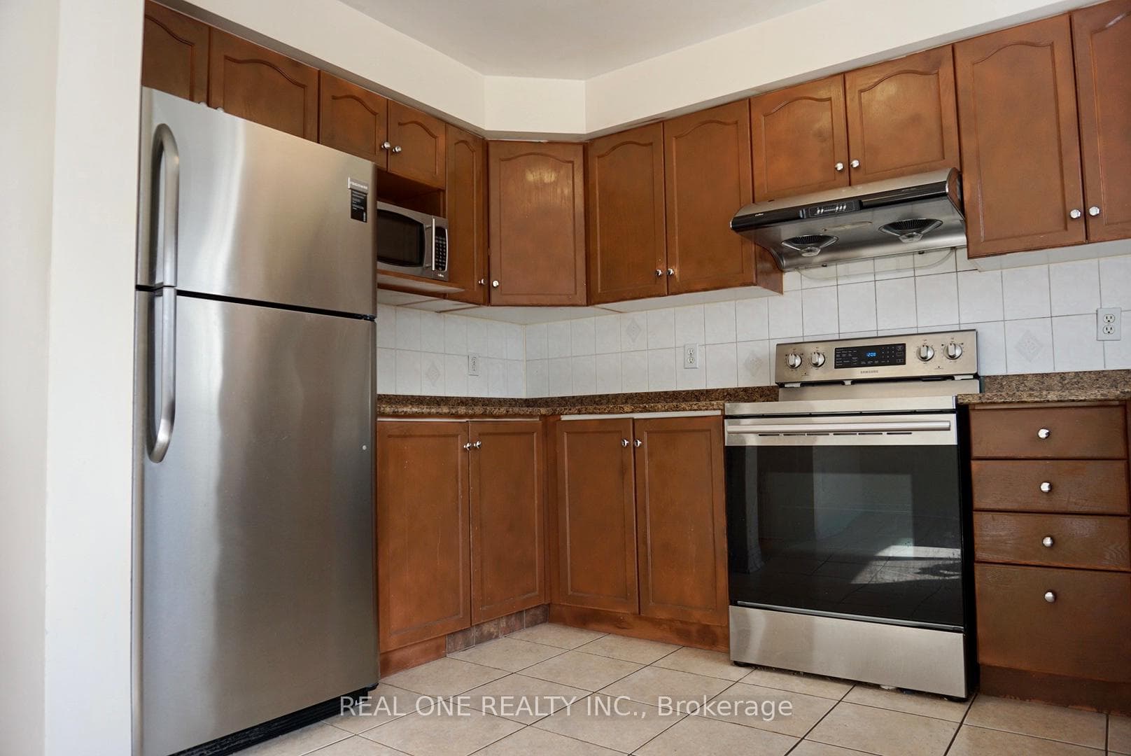 80 Acorn Place Unit 37 photo 8