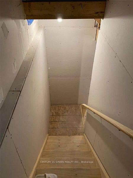 135 Turnberry Lane photo 24