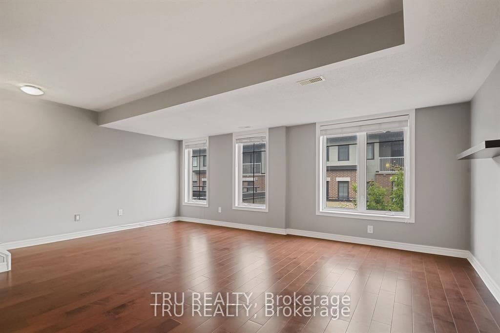122 Lindenshade Drive Unit 19 photo 13