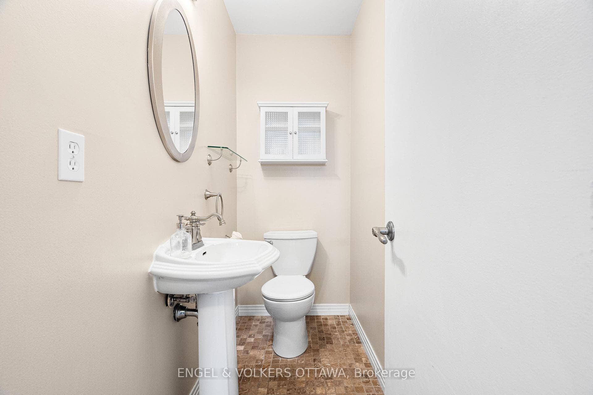 293 Somerset Street photo 25