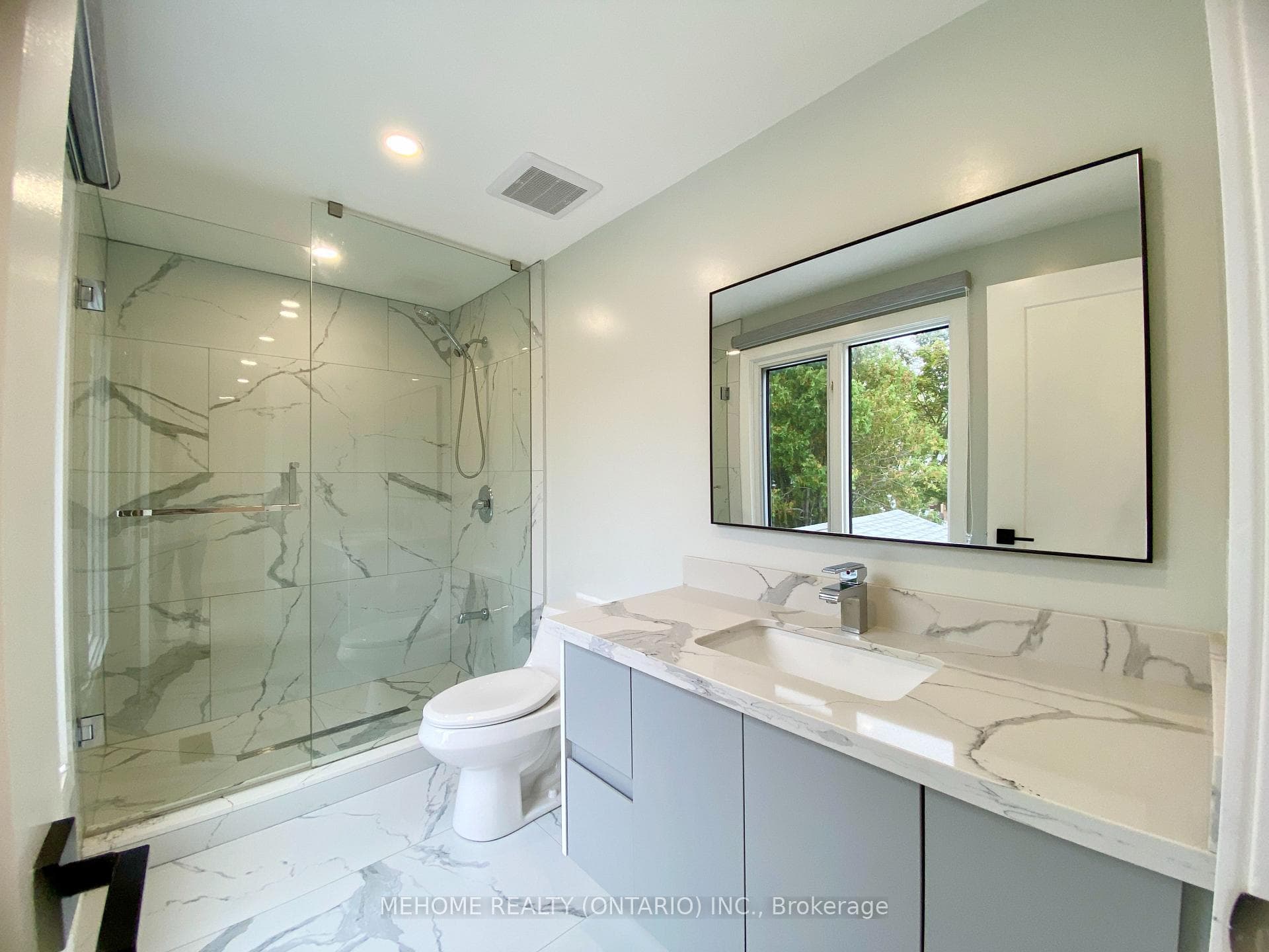 Bathroom2