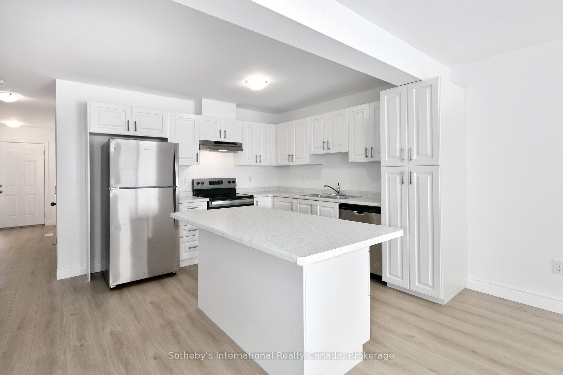 191 EQUALITY Drive photo 6