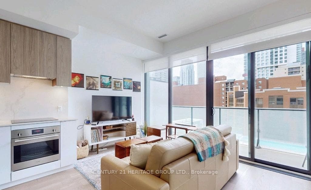 161 Roehampton Avenue Unit 901 photo 5