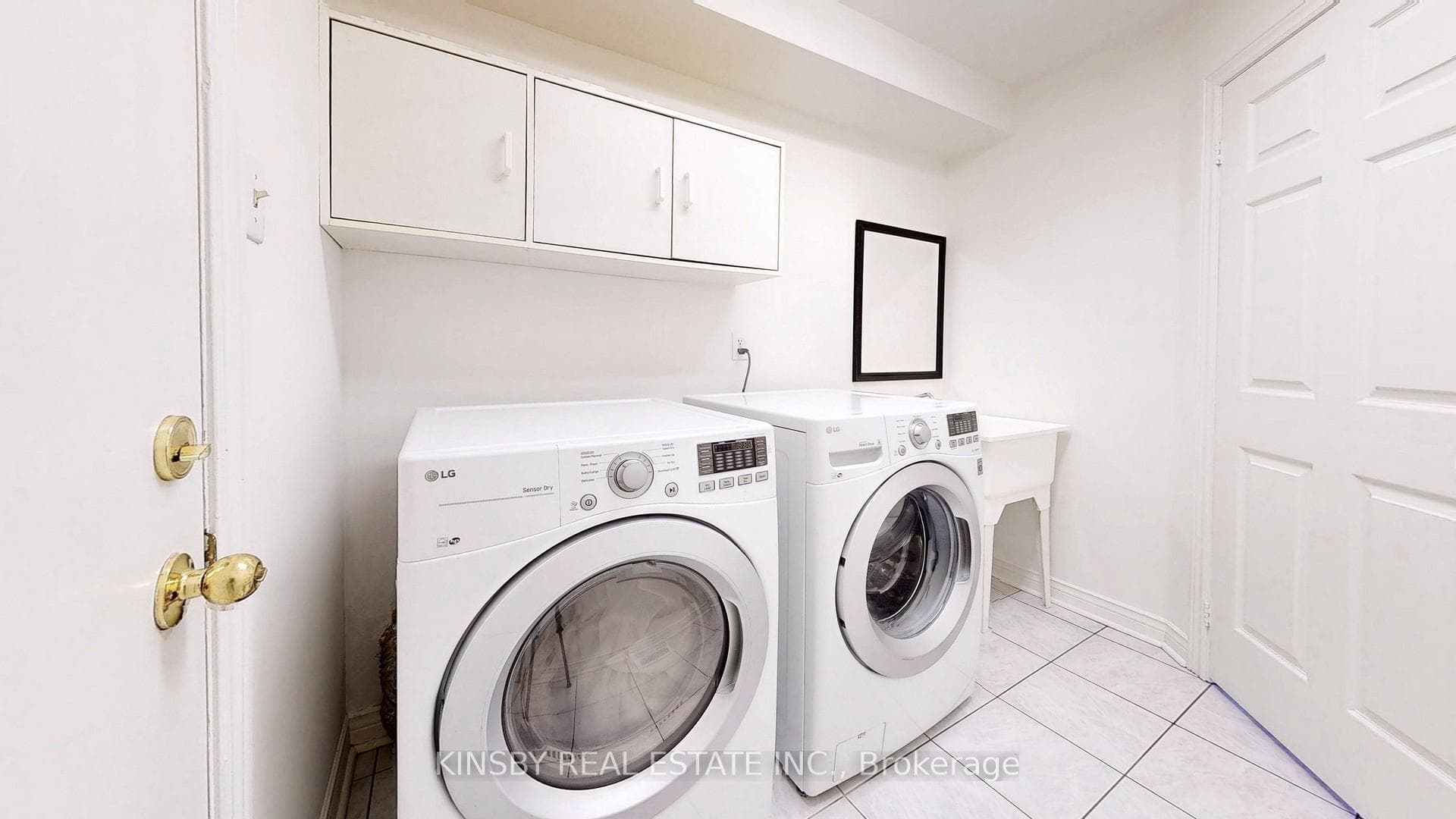 130 Waterbury Street photo 11