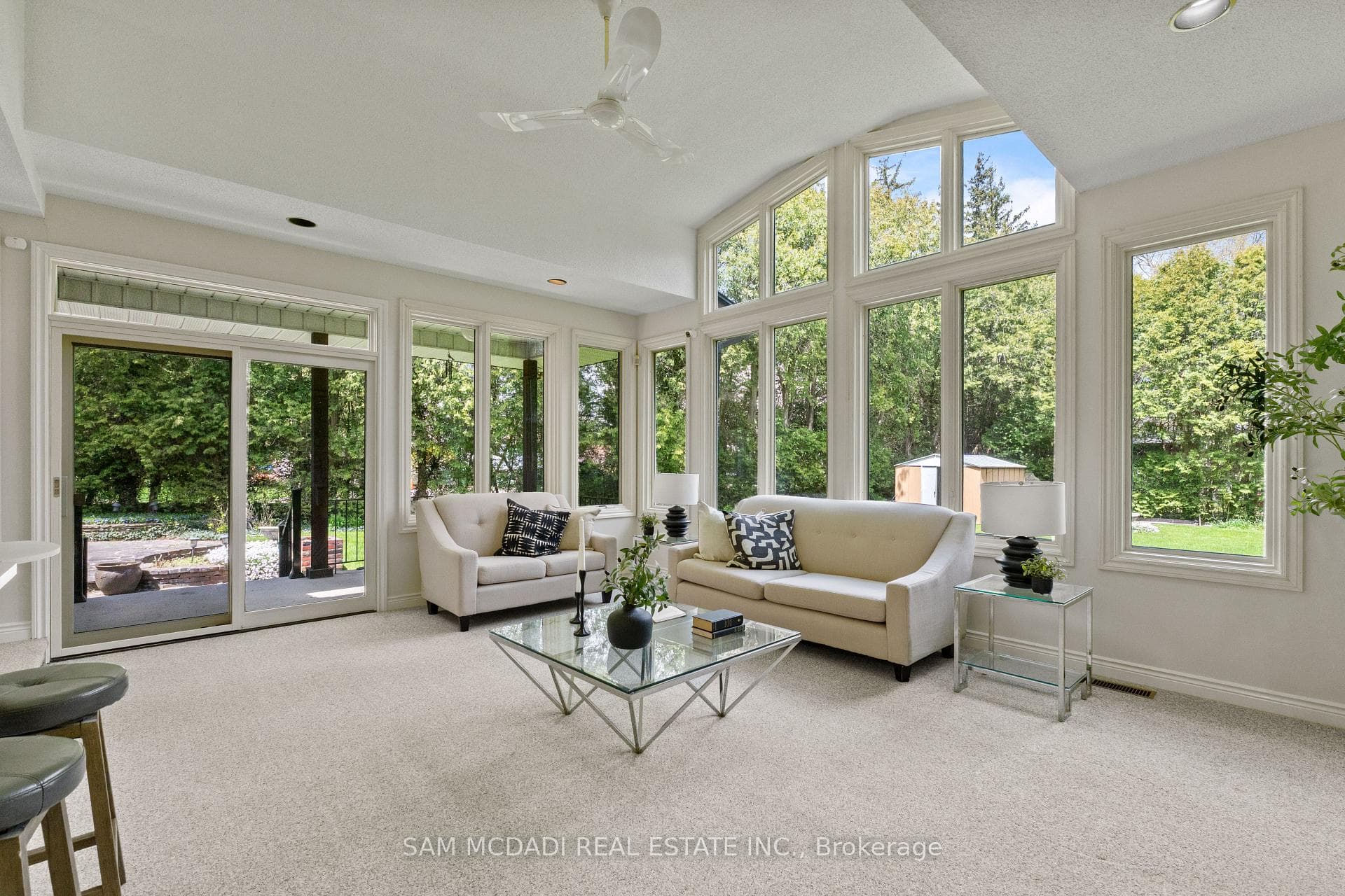 521 Vanessa Crescent photo 12