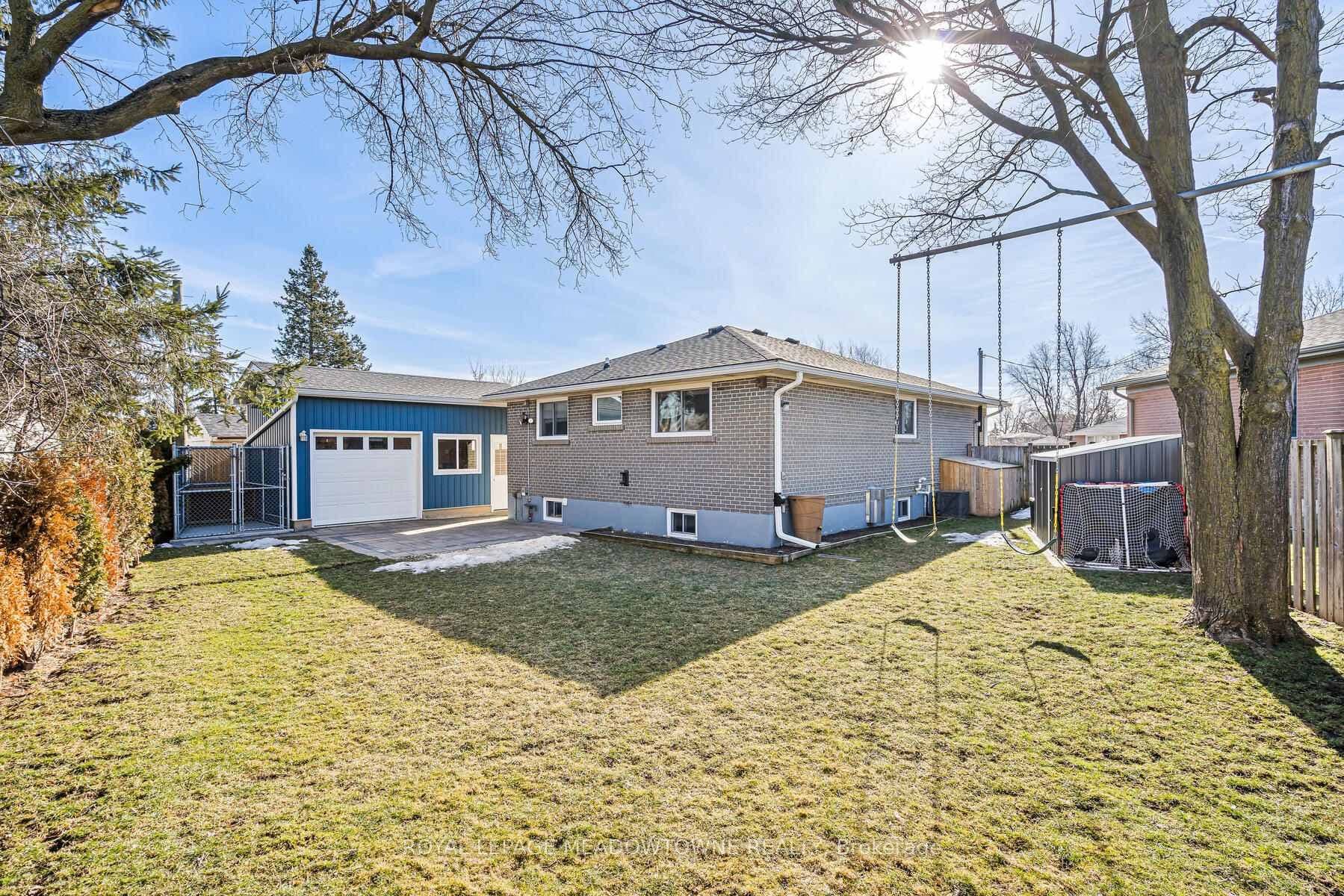 14 Gower Court photo 38