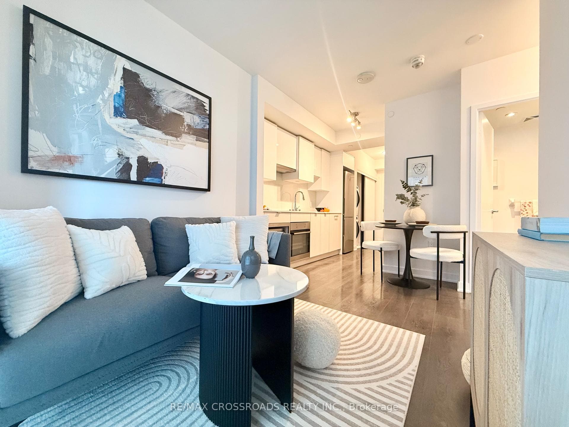 195 Redpath Avenue Unit 2301 photo 2