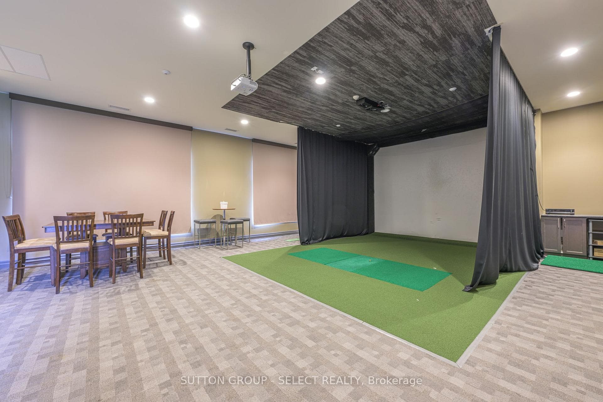 240 Villagewalk Boulevard Unit 714 photo 8