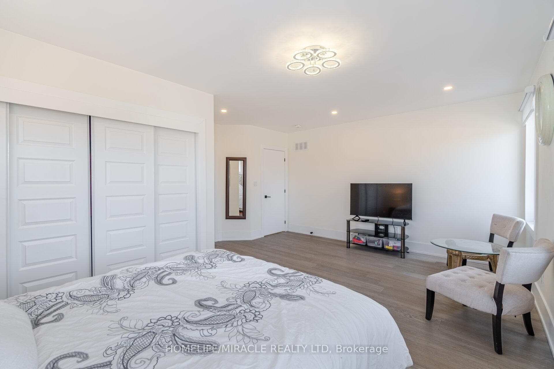 133 Roxborough Road photo 21