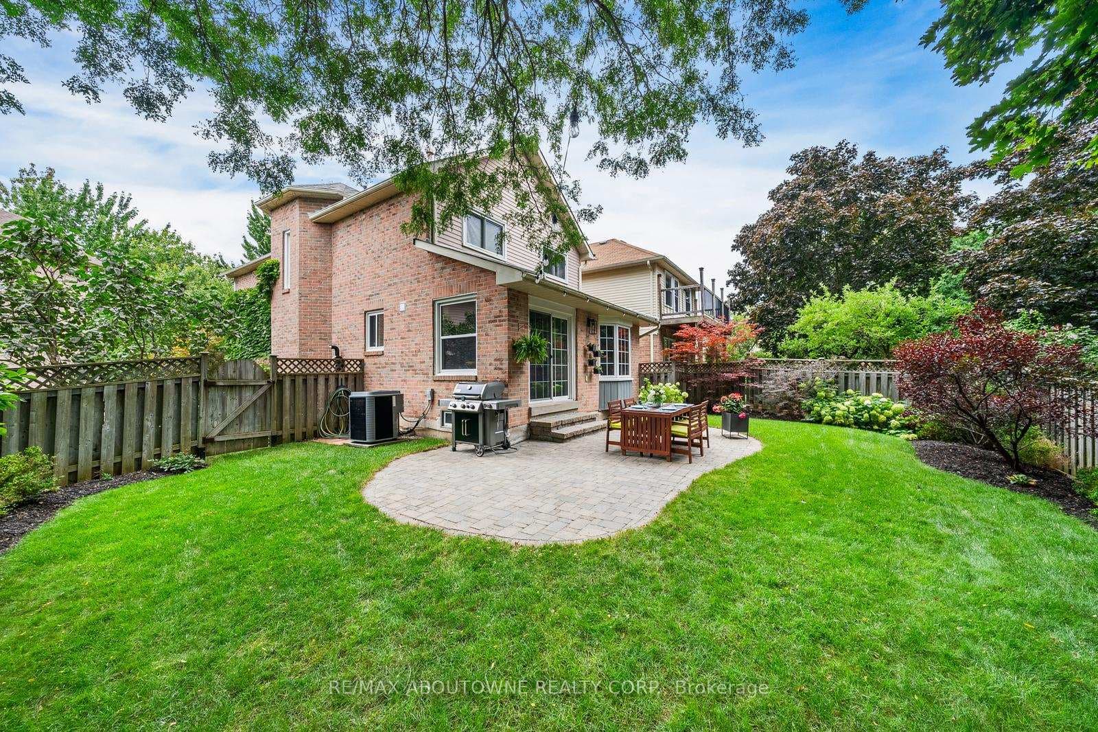 1116 Springbrook Crescent photo 46