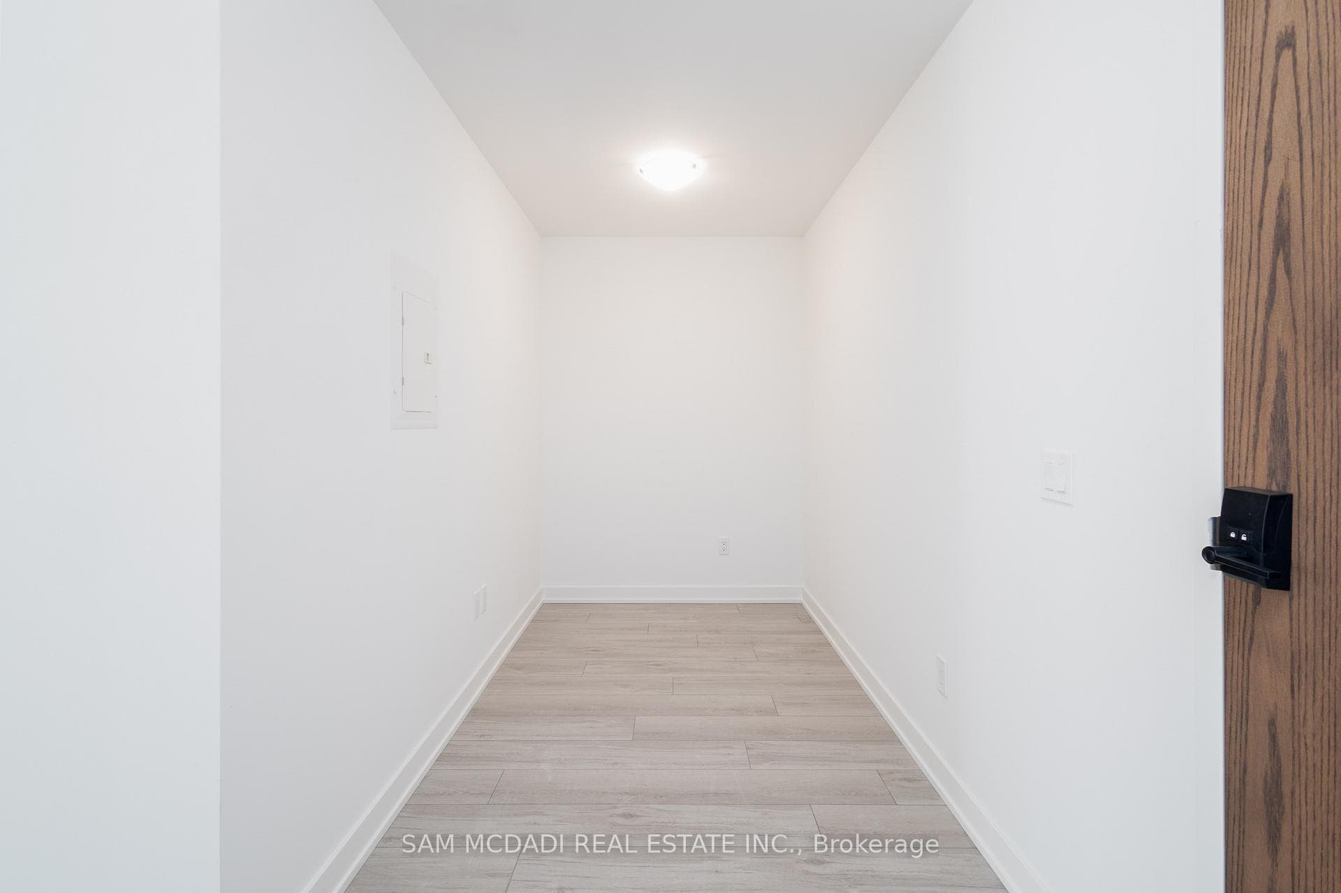 1035 Southdown Road Unit 1005 photo 17