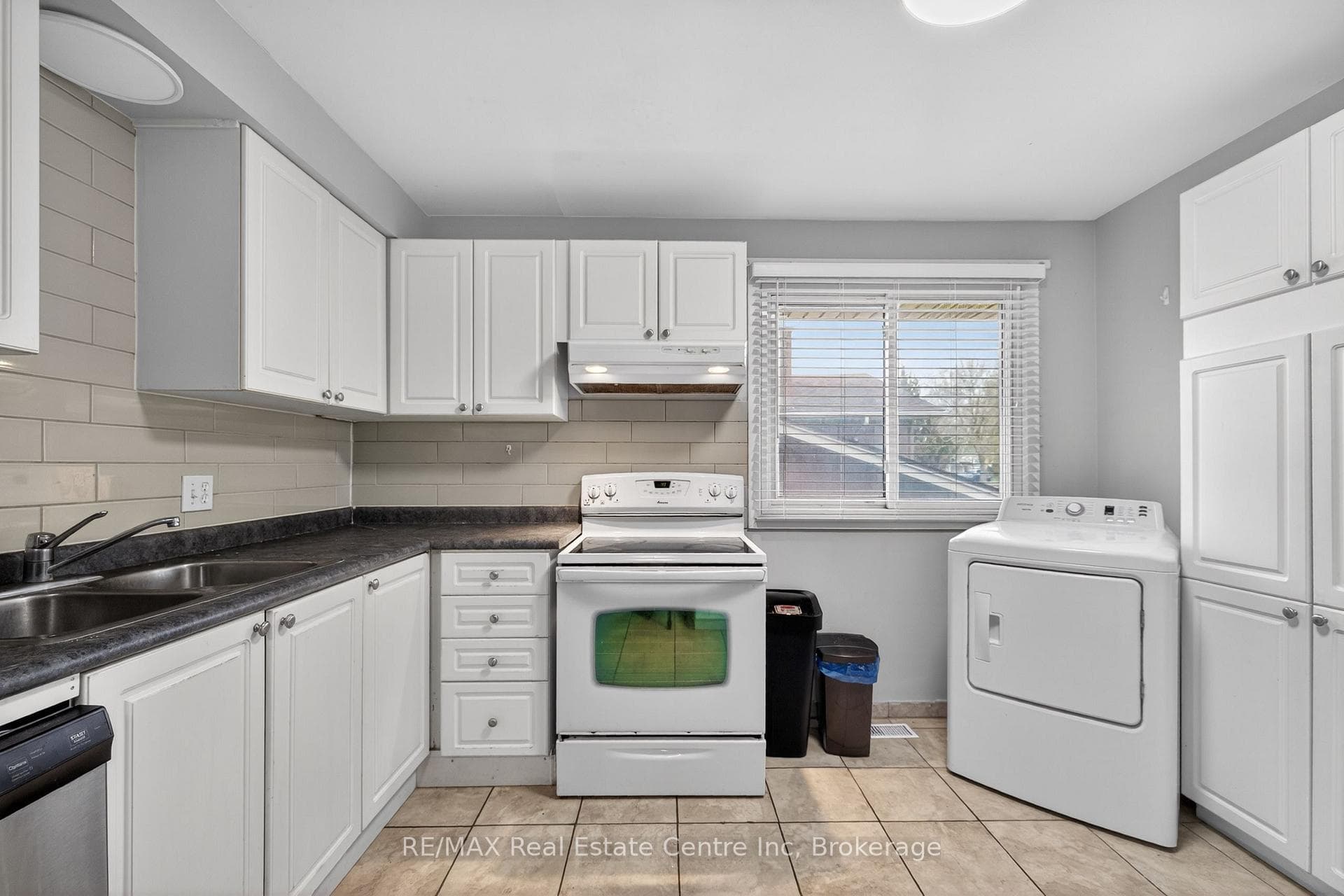 9 Sanderson Drive photo 15