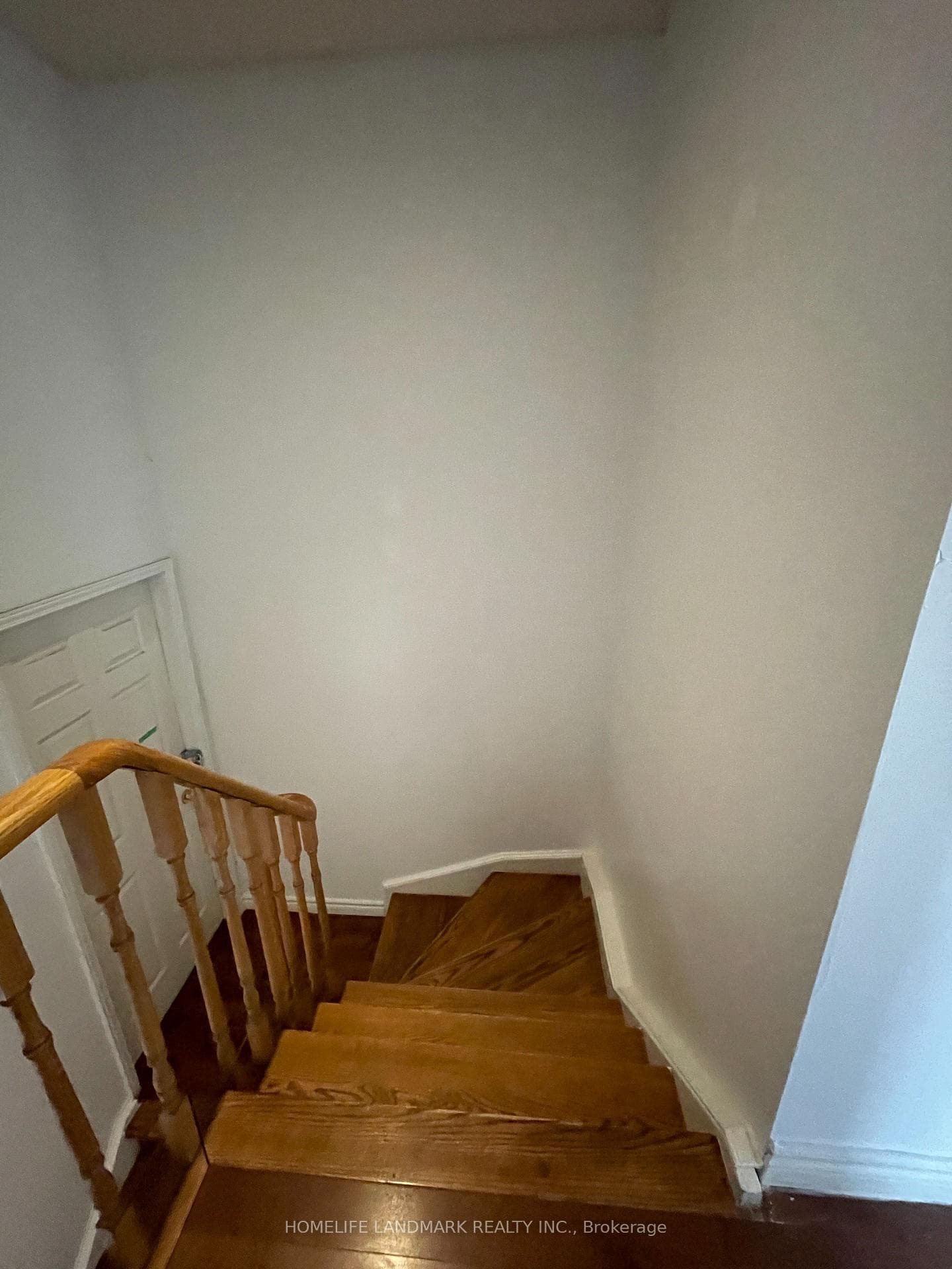 1016 Lucerne Crescent photo 11