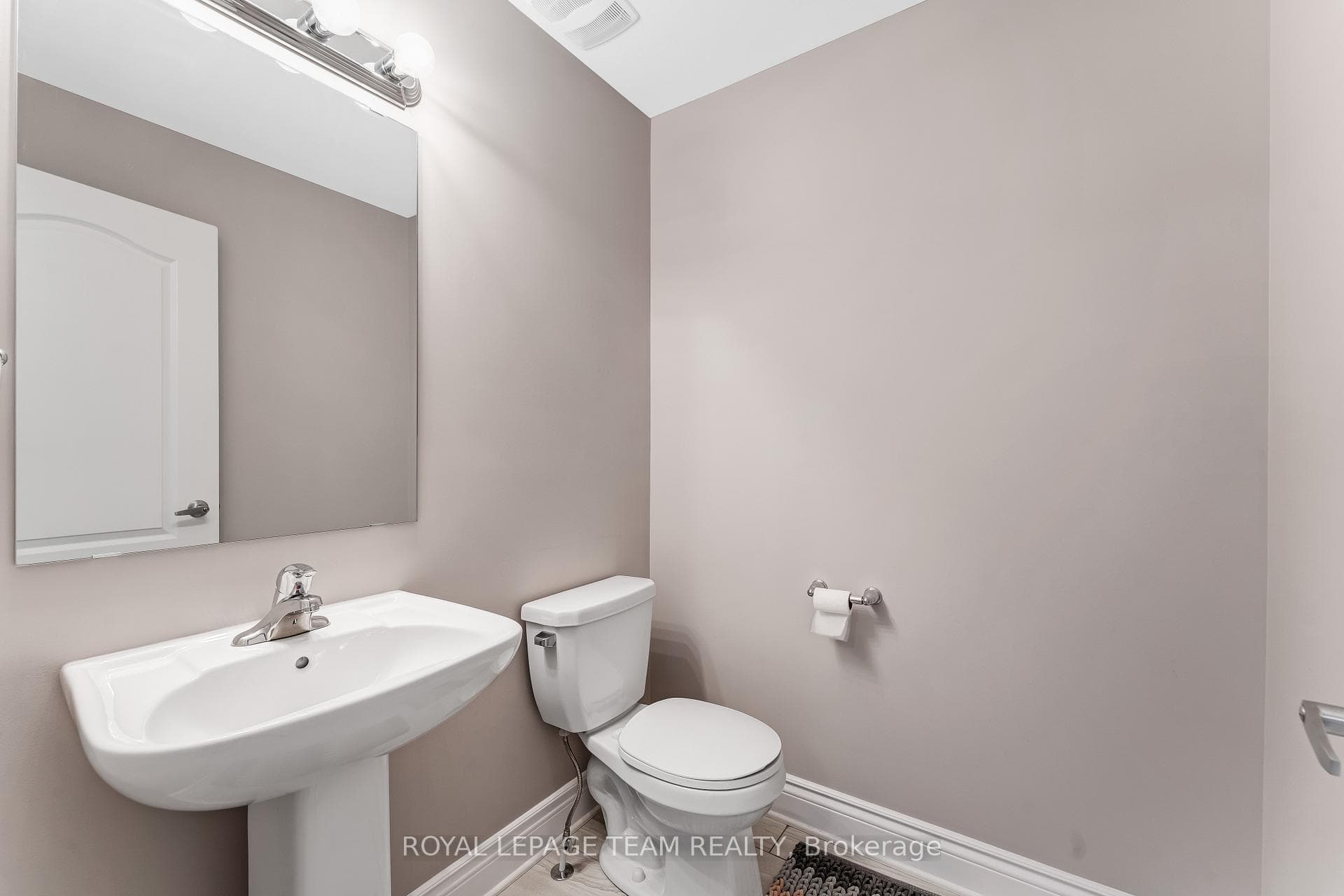 225 Dion Avenue photo 5
