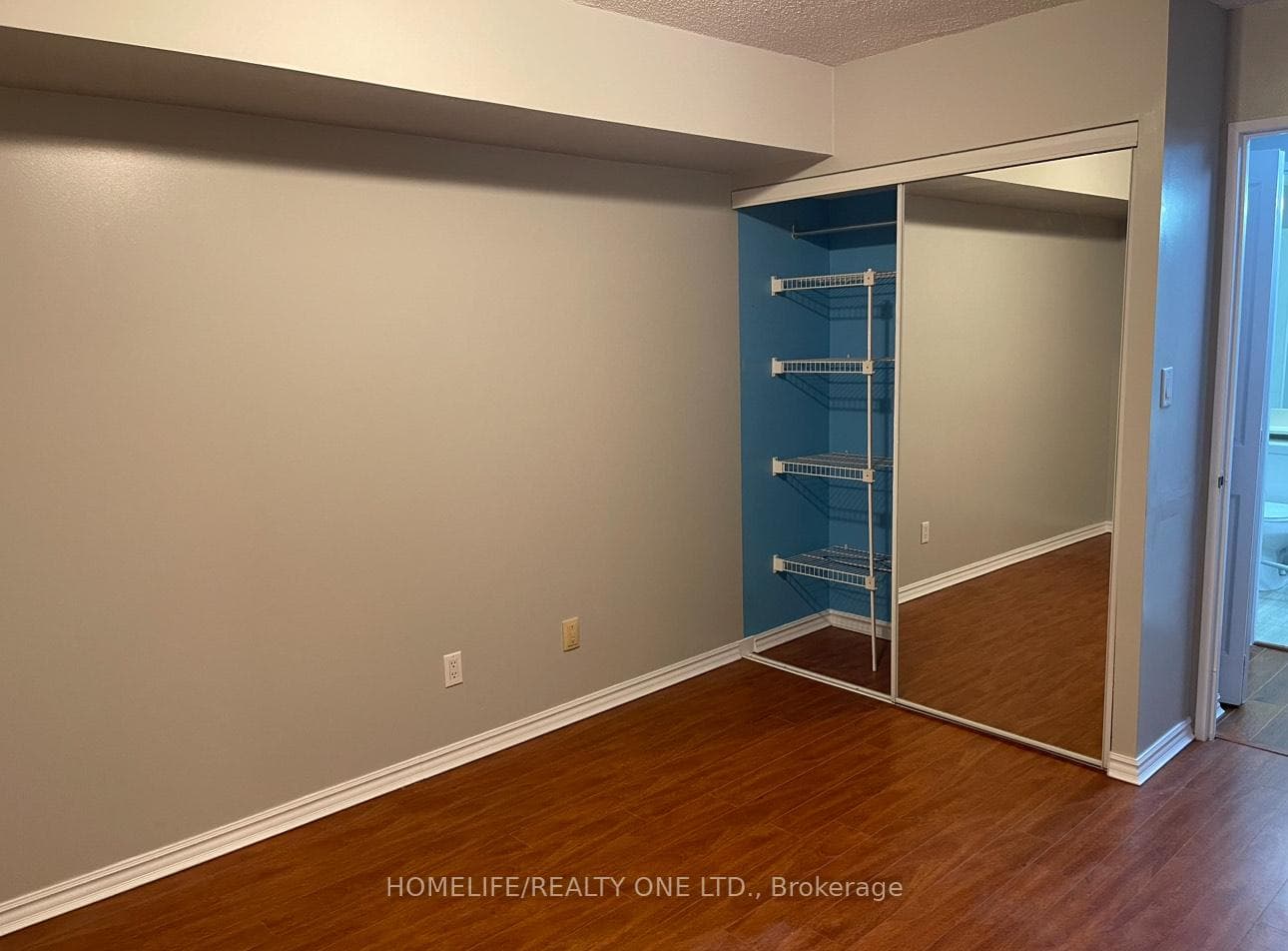 88 Corporate Drive Unit 2009 photo 7