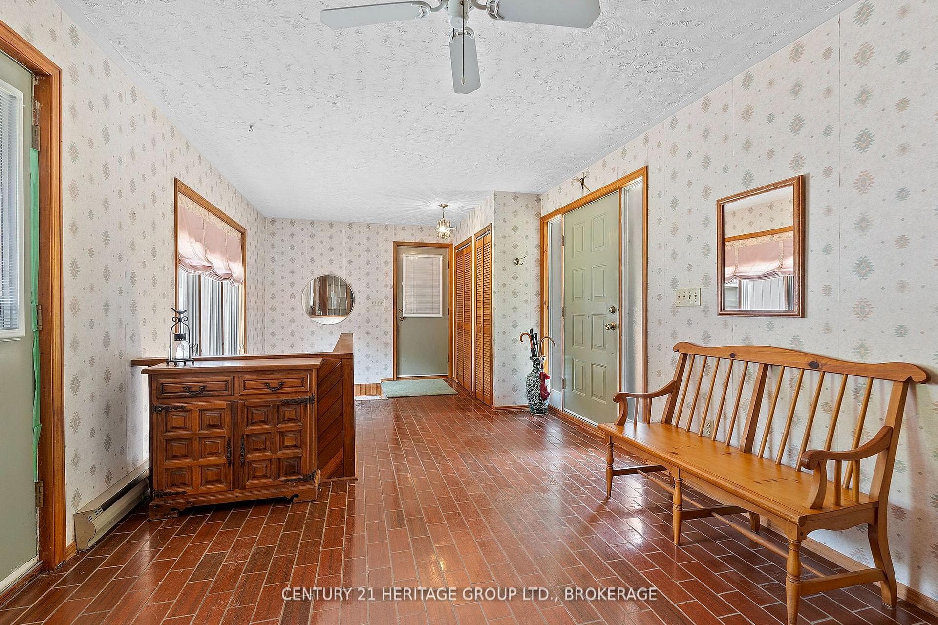 1882 Sunbury Road photo 24