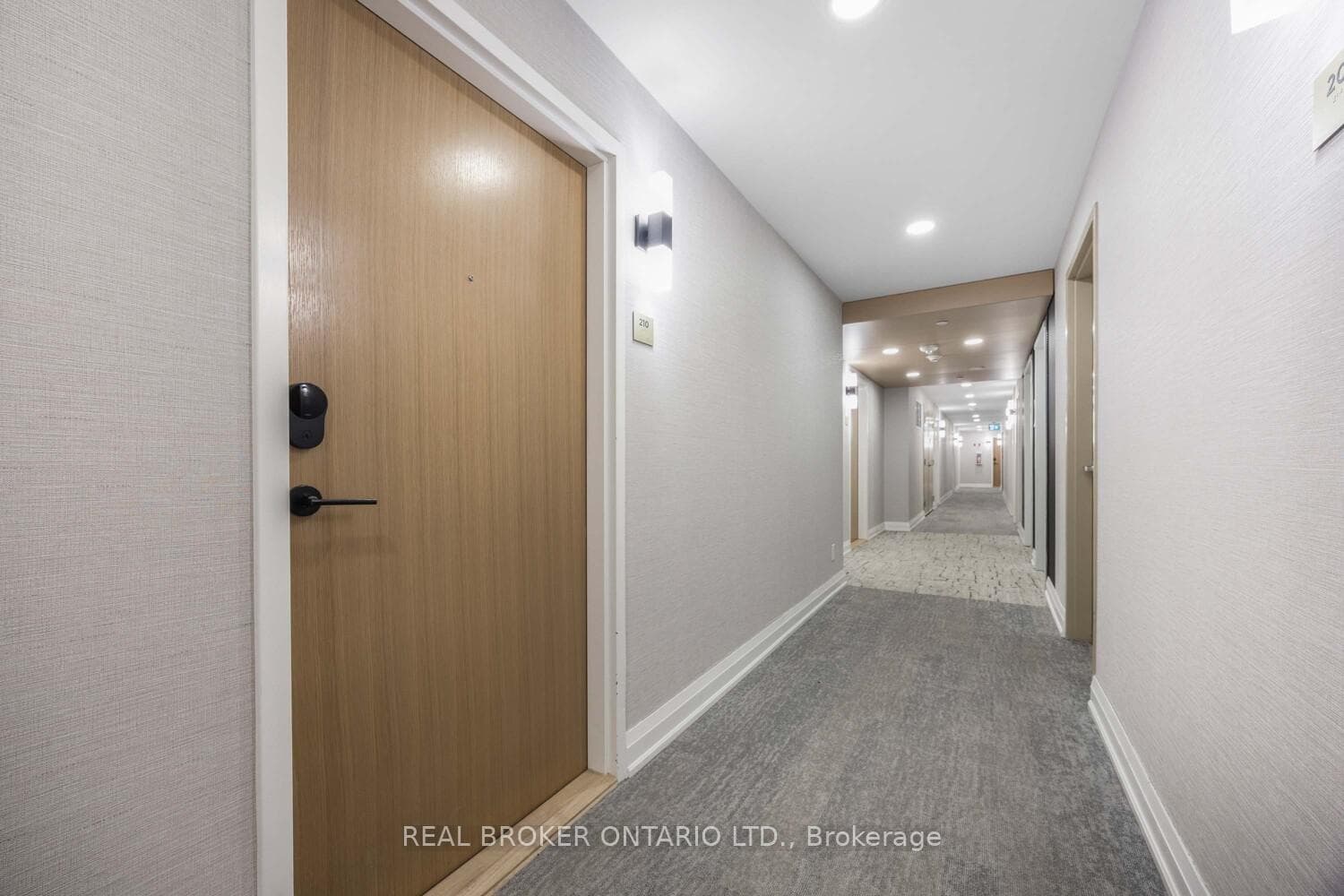2369 Danforth Avenue Unit 210 photo 3