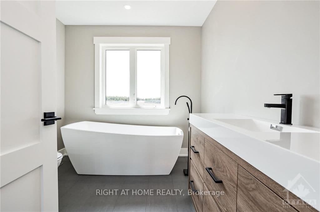 401 12TH CONCESSION SOUTH PAKENHAM Road photo 15