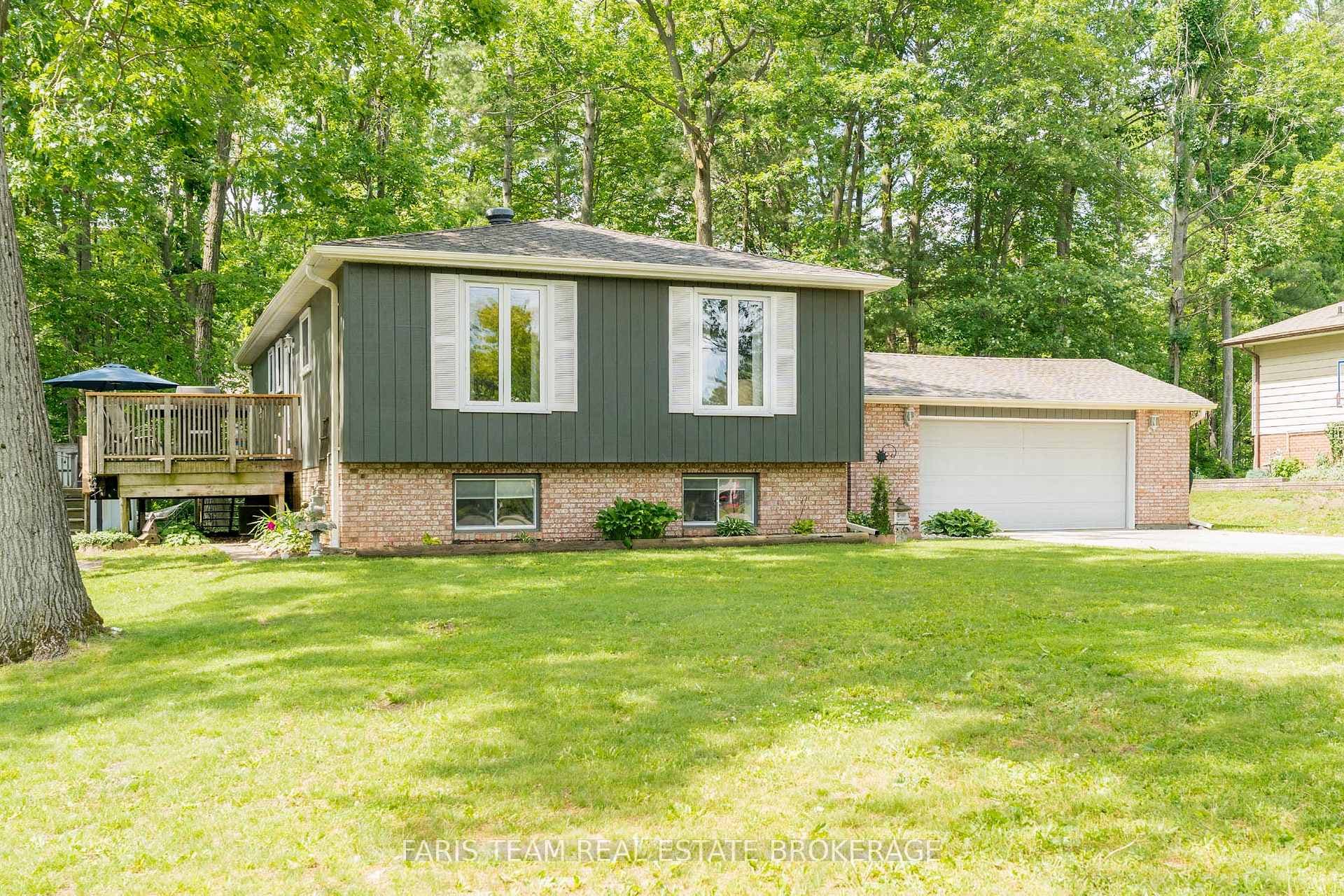 1202 Sunnidale Road photo 1