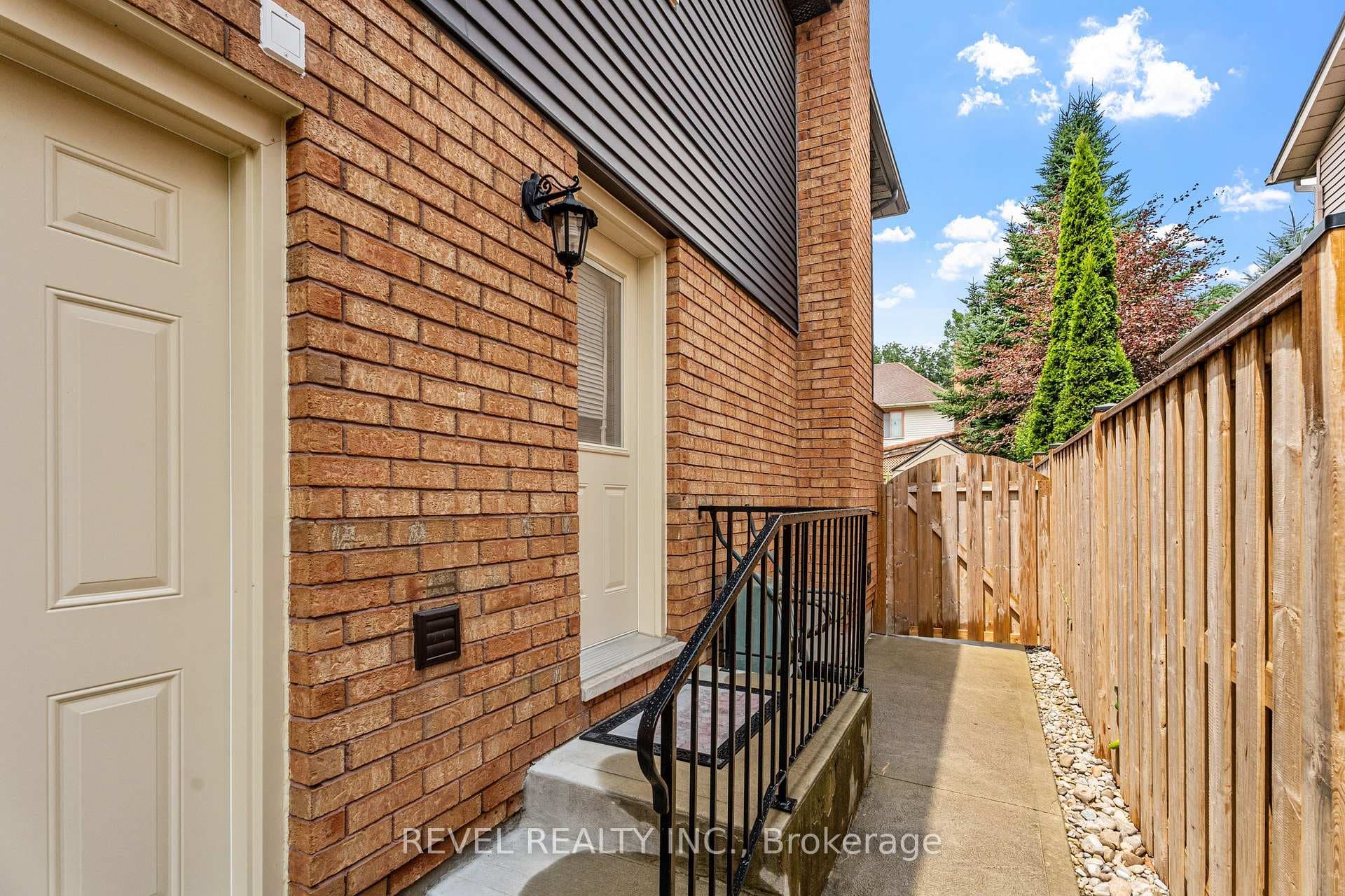9 Meadowbrook Lane photo 38