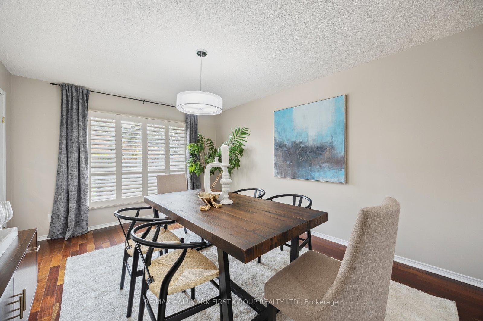 579 Sheppard Avenue photo 6