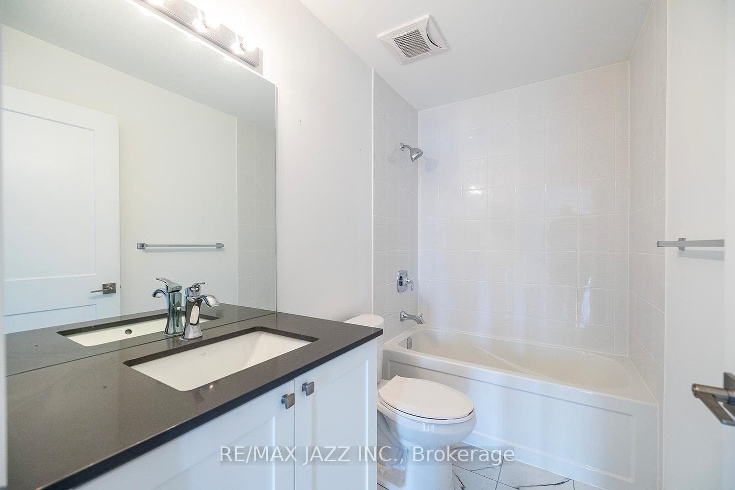 50 Lakebreeze Drive Unit 401 photo 16