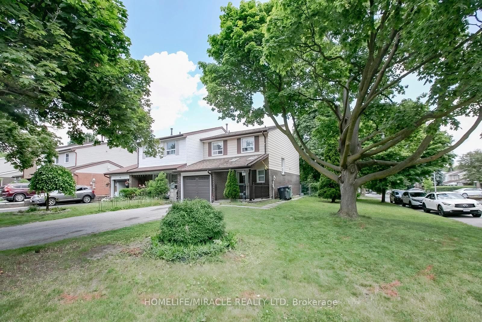 47 Longbourne Crescent photo 4