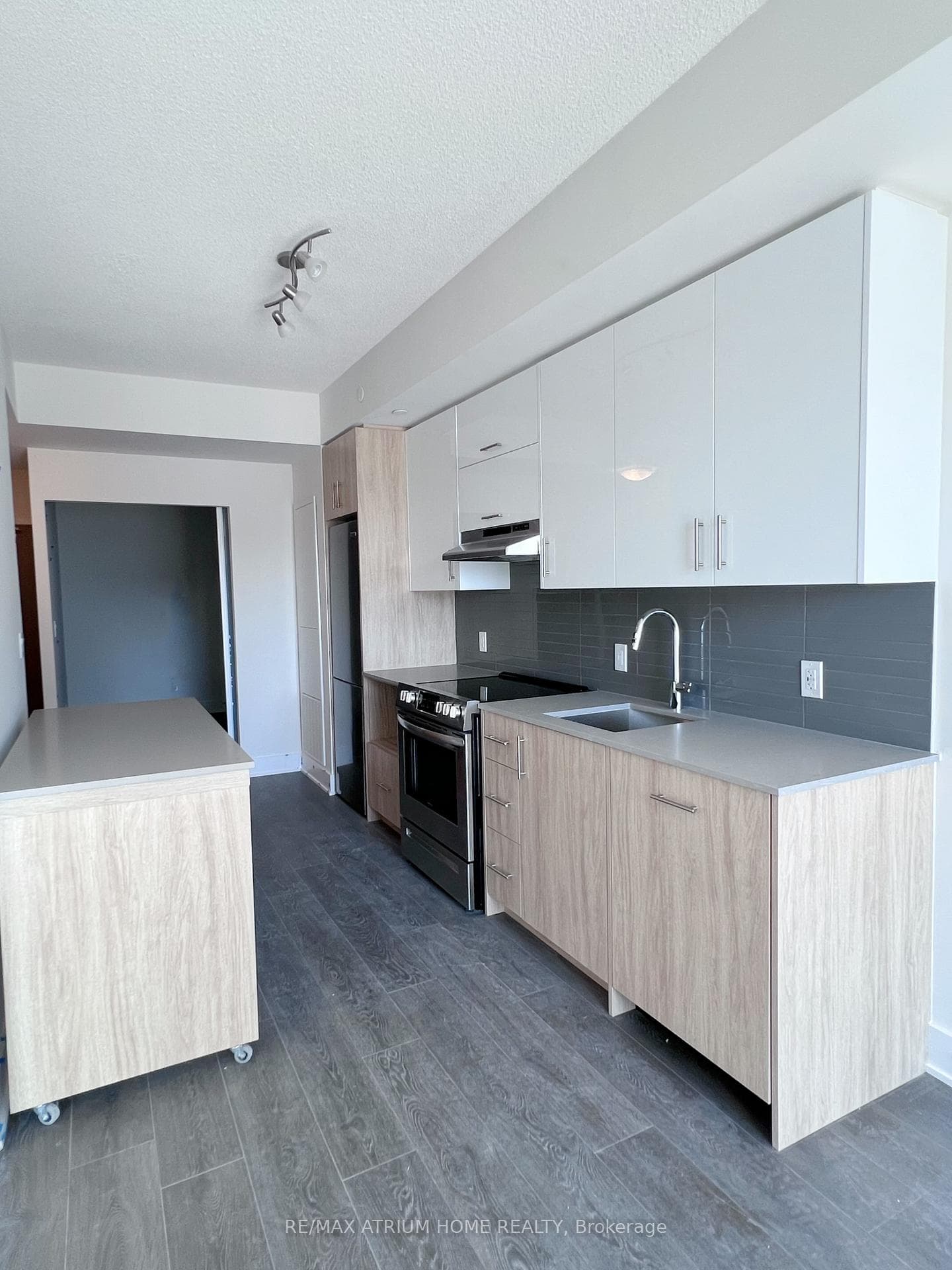 188 Fairview Mall Drive Unit 607 photo 11