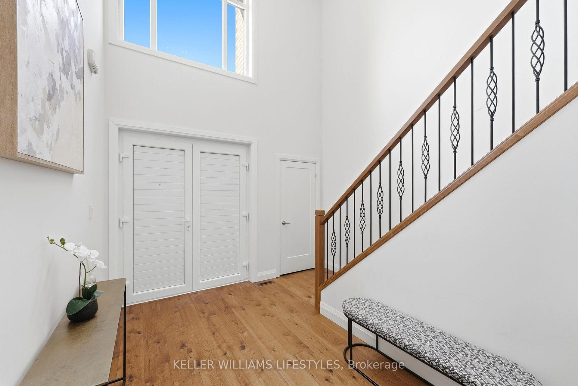 140 CRESTVIEW Drive photo 3