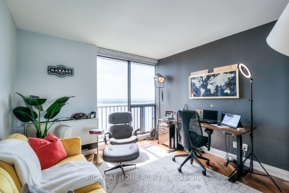 33 Harbour Square Unit 3020 photo 12