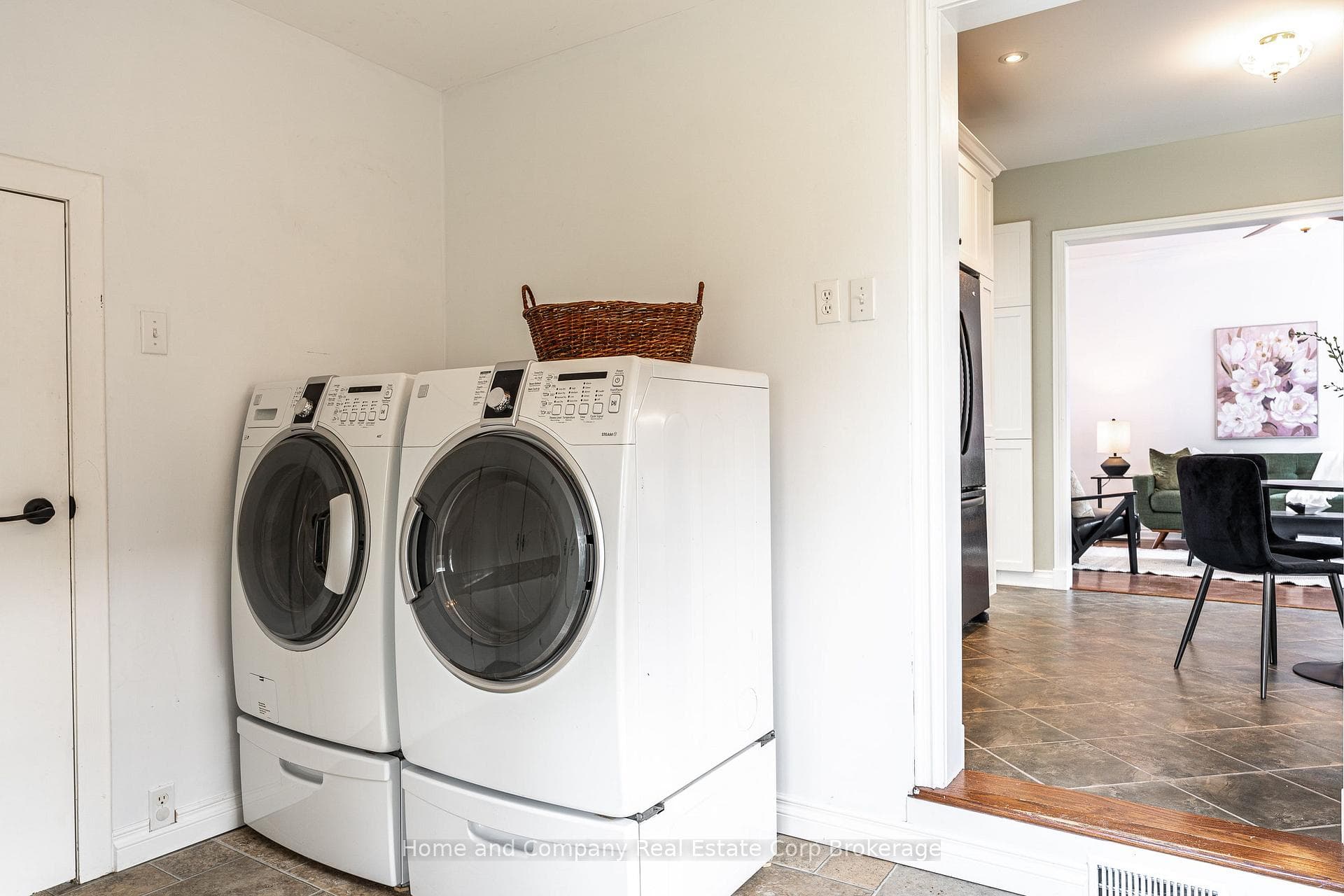 94 Milton Street photo 28