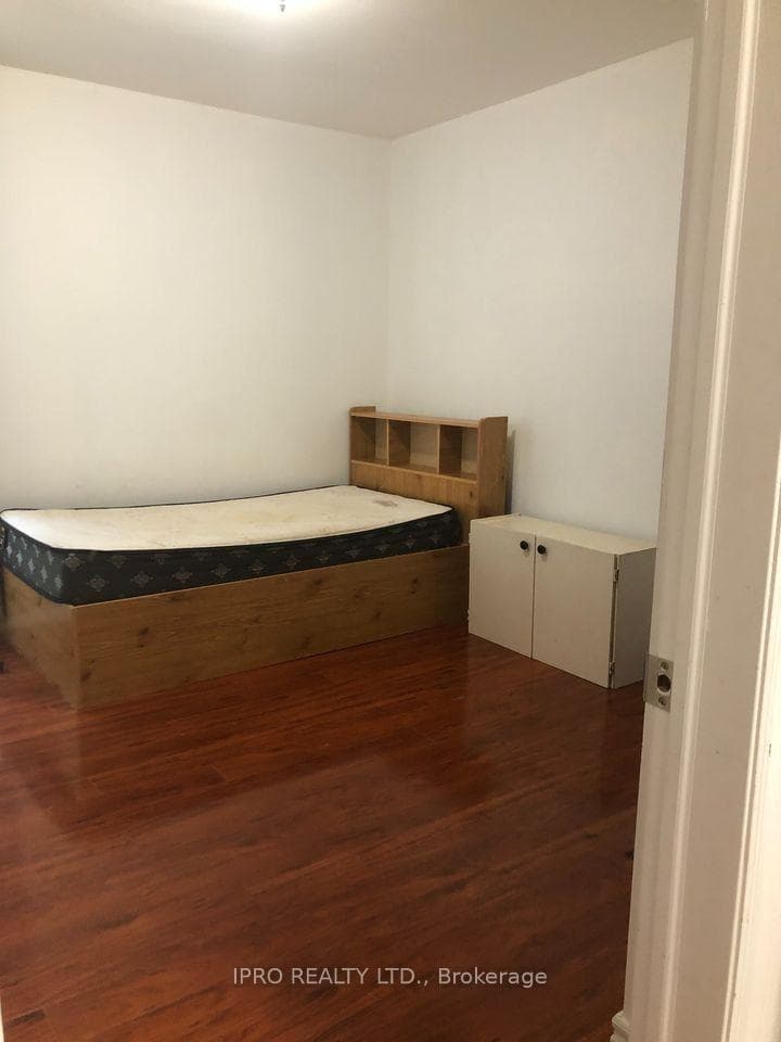 47 Horseley Hill Drive Unit Main Fl photo 3